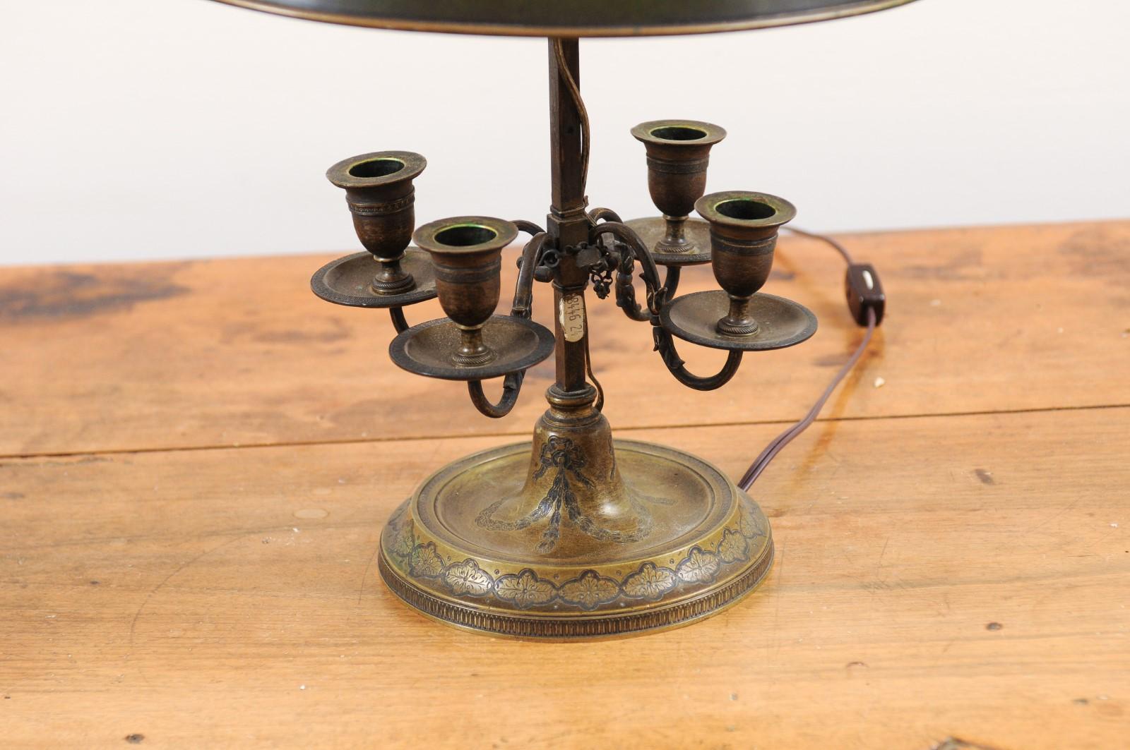 19th Century French 1850s Napoléon III Green Painted Tôle Table Lamp with Garland Motifs For Sale