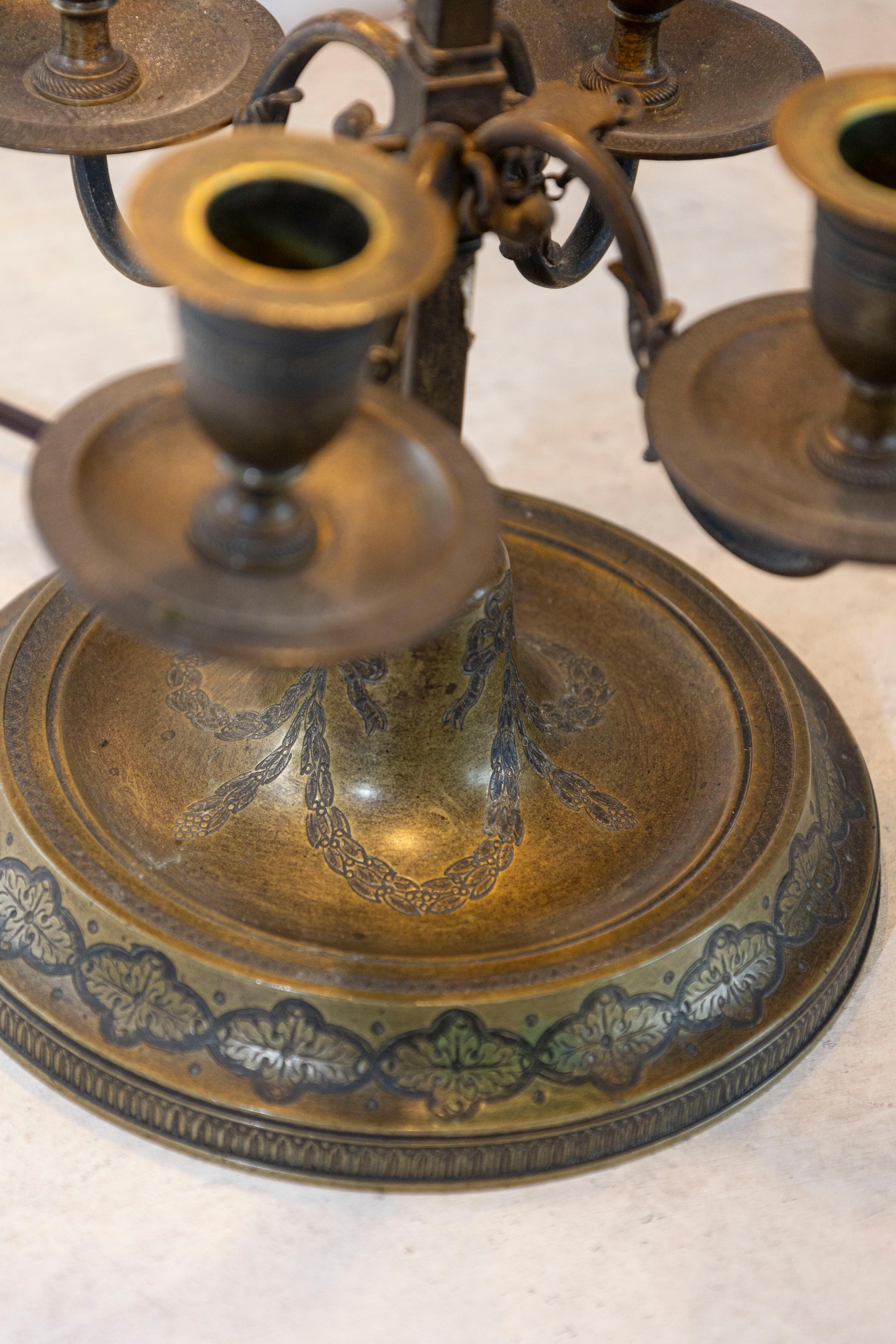 Lampe de table à tôle peinte en vert avec motifs de guirlandes, datant des années 1850, Napoléon III Bon état - En vente à Atlanta, GA