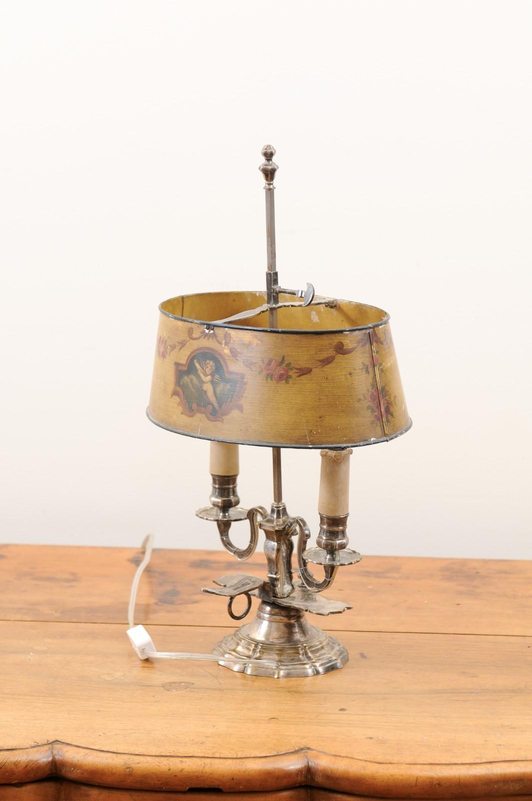 French 1850s Napoléon III Painted Tôle Two-Light Lamp with Cherub and Roses For Sale 8