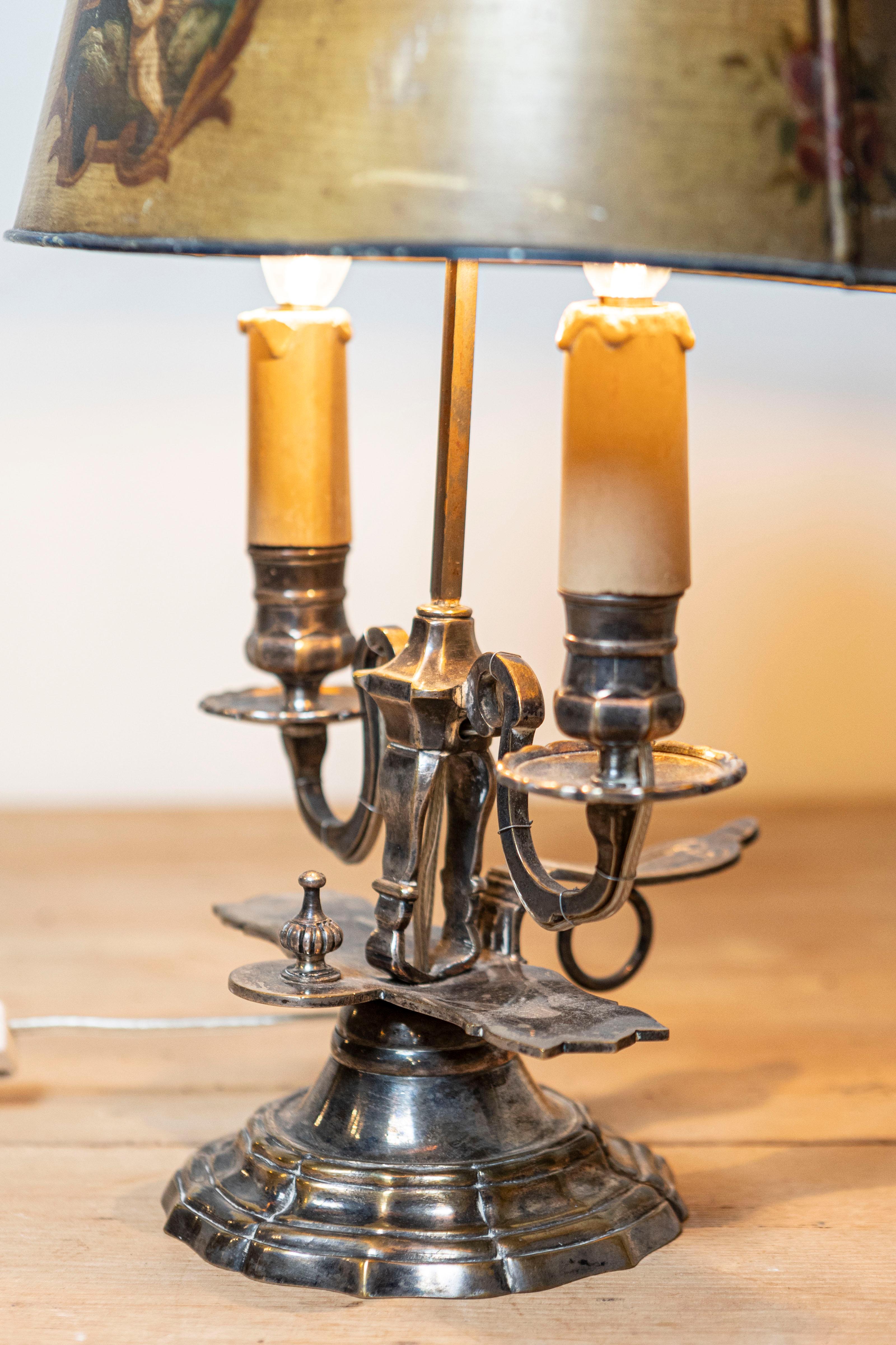 19th Century French 1850s Napoléon III Painted Tôle Two-Light Lamp with Cherub and Roses For Sale