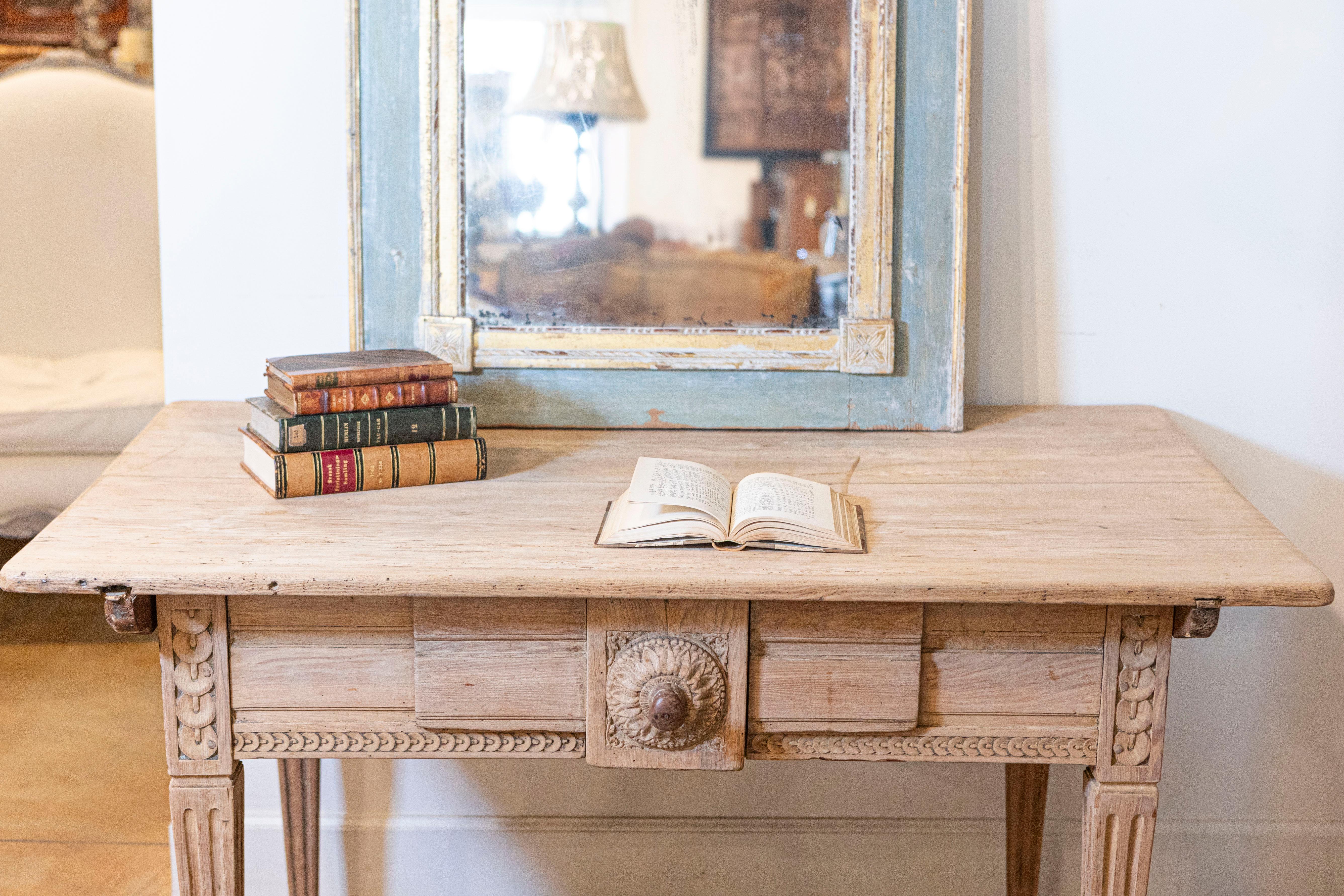 French, 1850s Napoléon III Period Center Table with Carved Motifs and Drawer For Sale 3