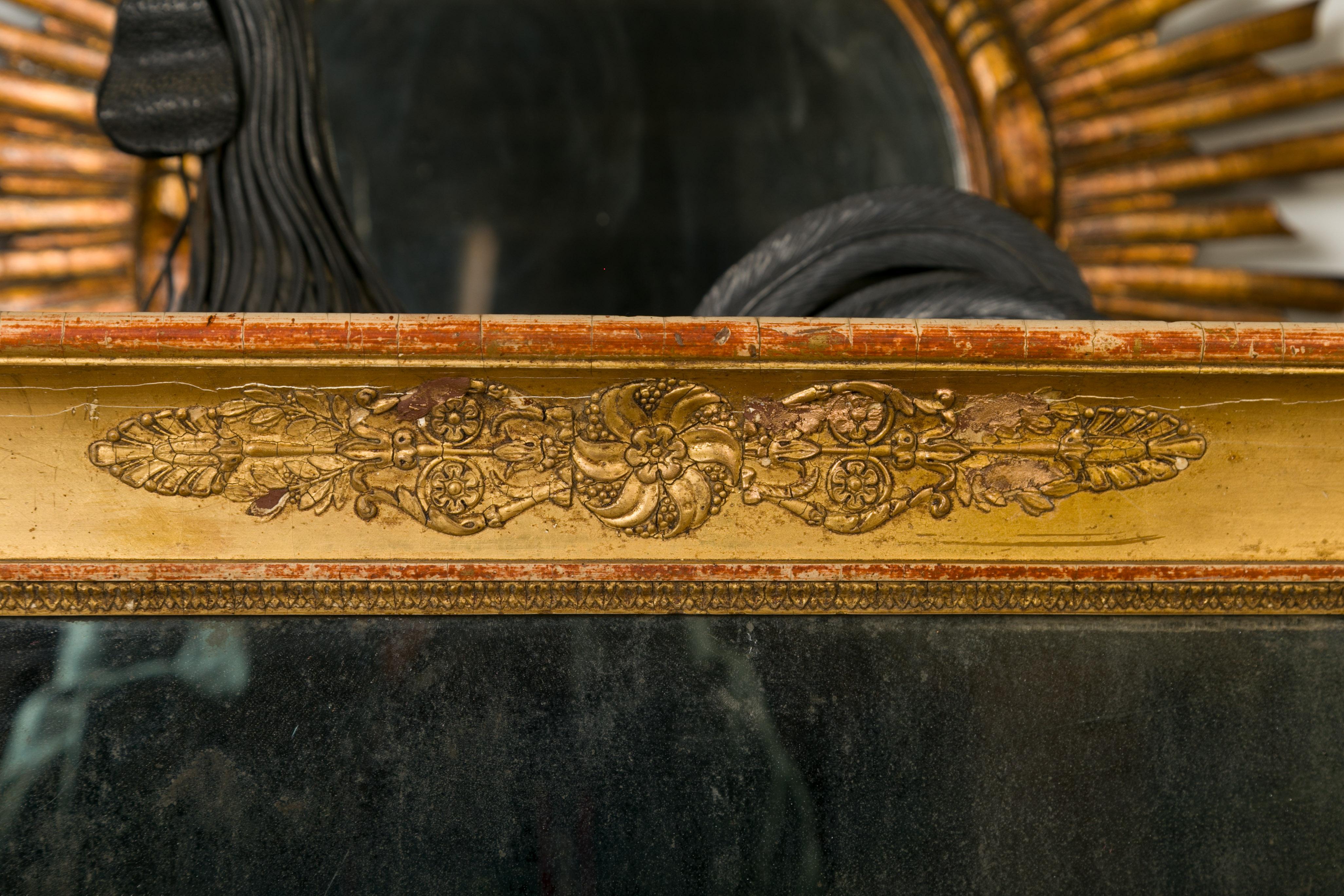 Französisch 1850s Napoleon III Periode Giltwood Spiegel mit geschnitzten Scrolling Laub im Angebot 6