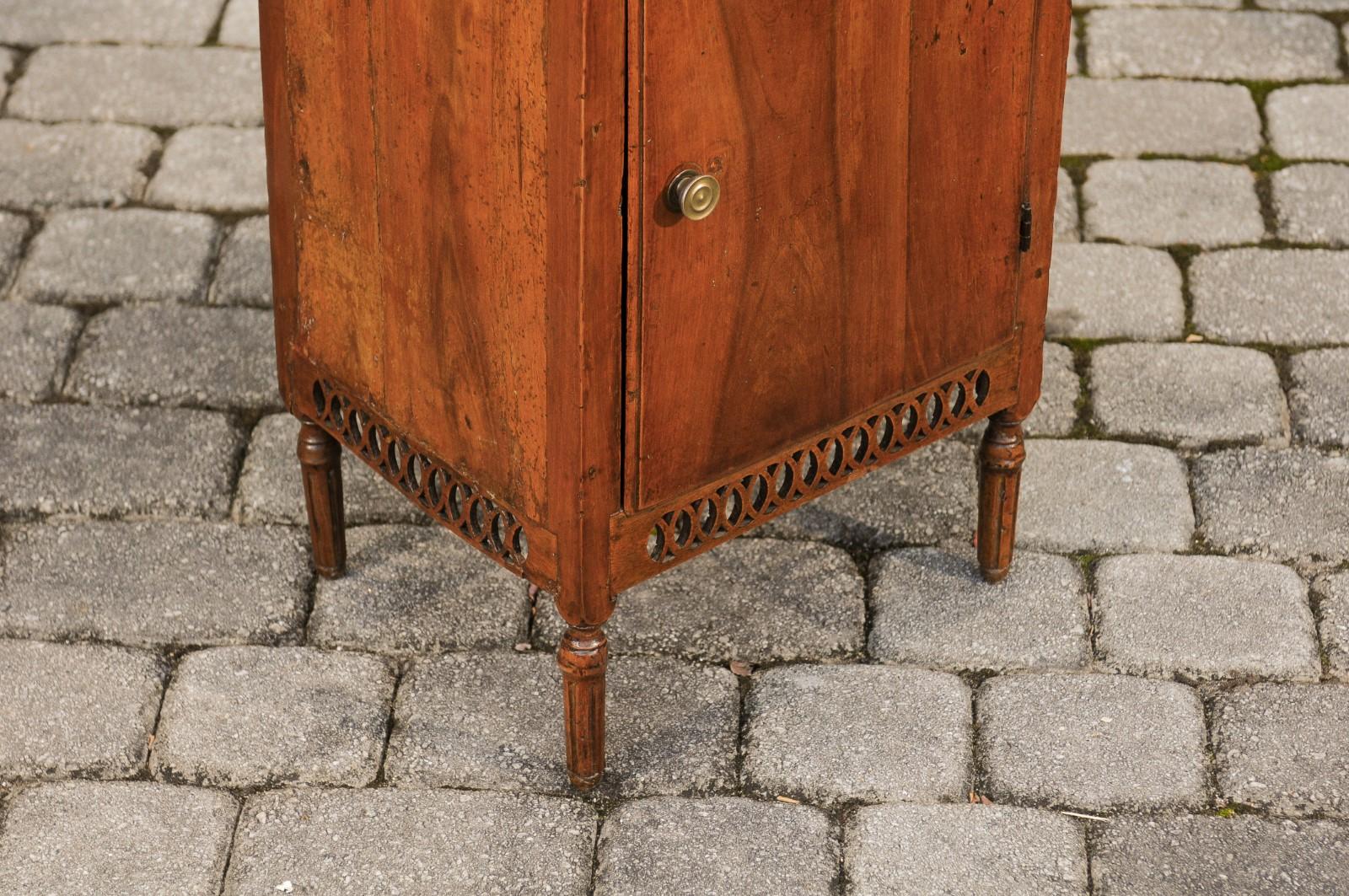 French 1850s Napoleon III Walnut Cabinet with Drawer, Door and Carved Skirt im Zustand „Gut“ in Atlanta, GA