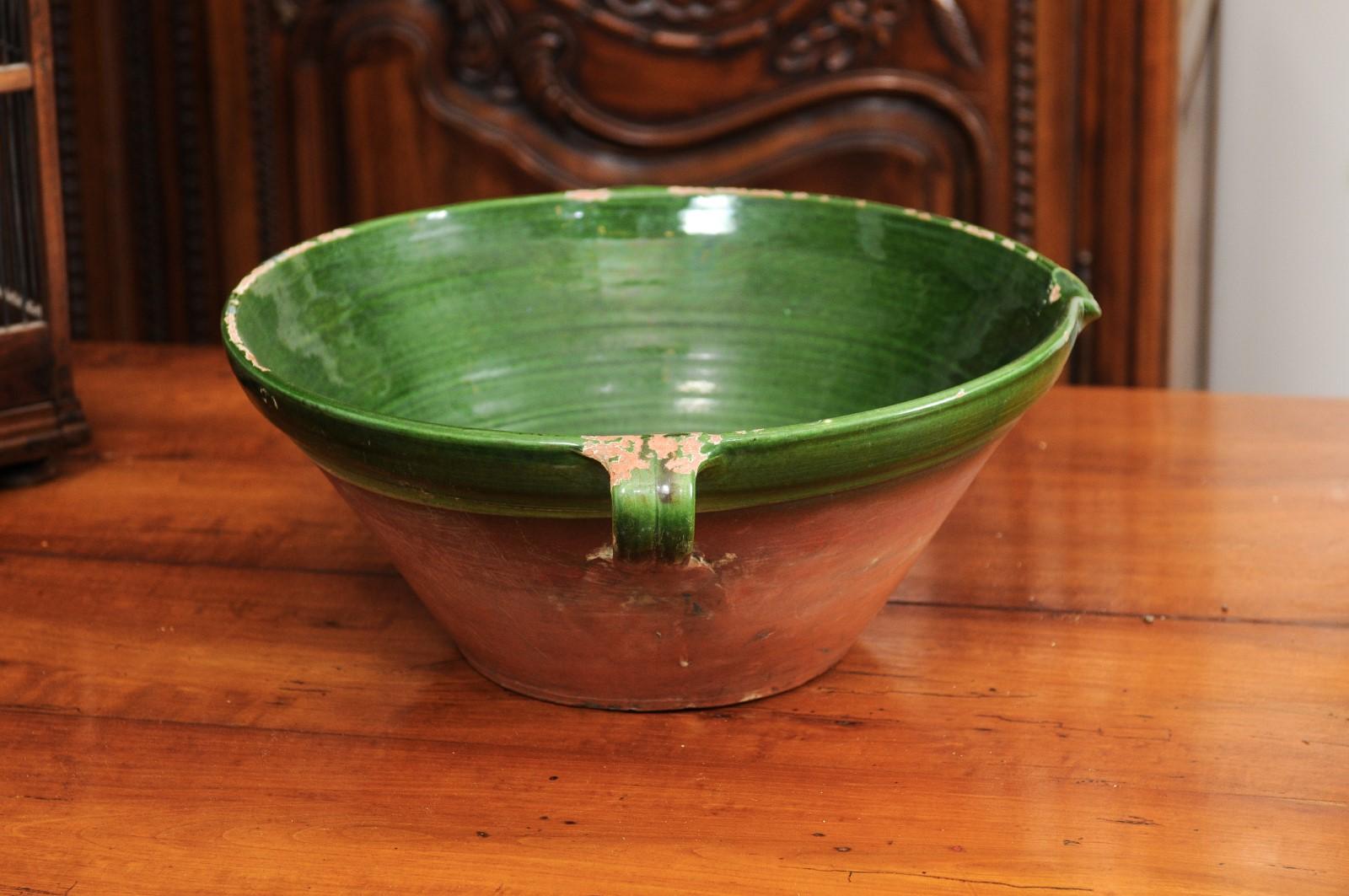 French 1850s Provincial Green Glazed Terracotta Bowl with Handles and Spout For Sale 3