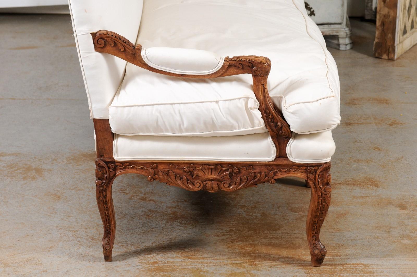 French 1850s Régence Style Three-Seat Canapé with Carved Shells and Upholstery 5