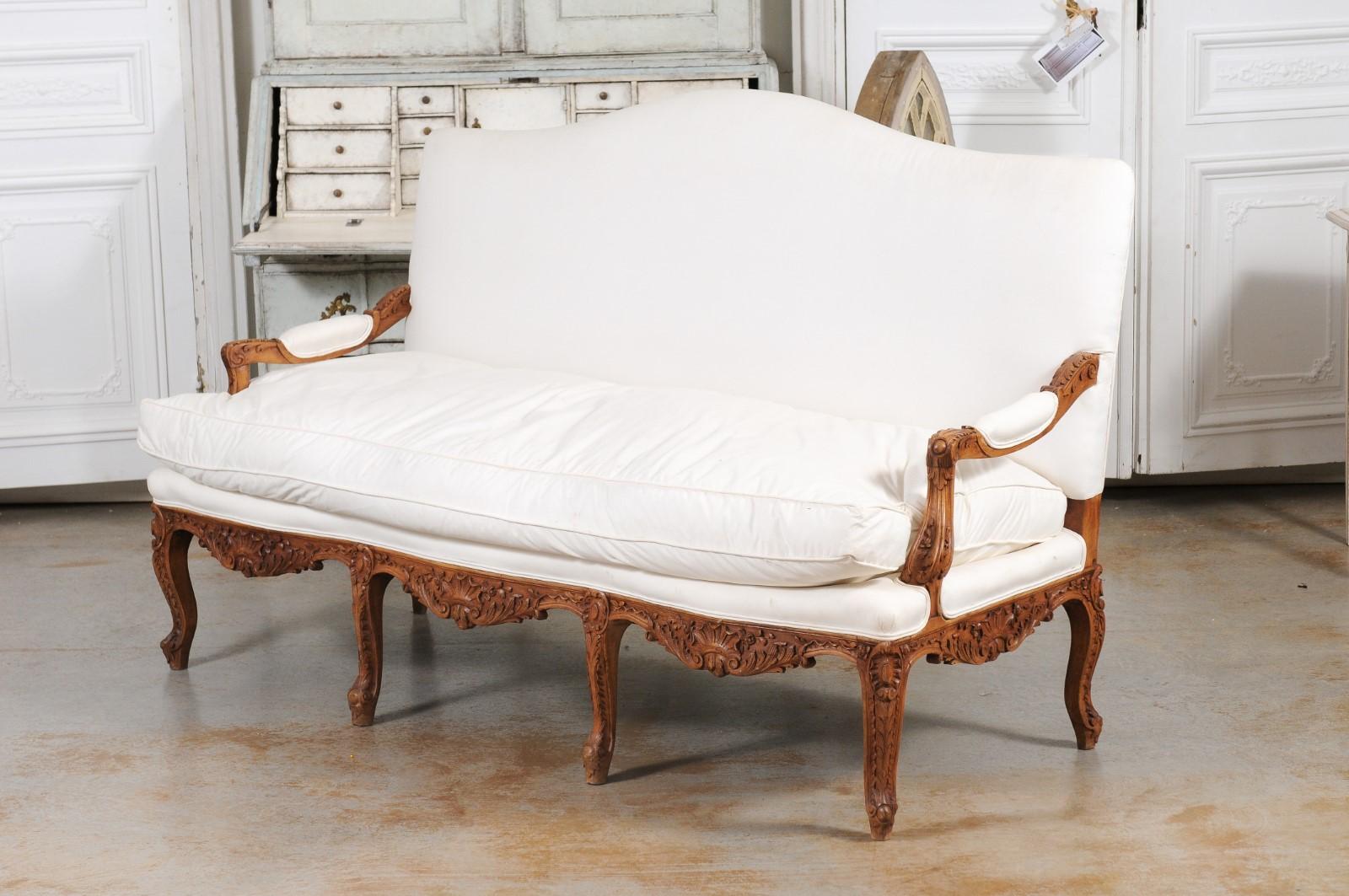 French 1850s Régence Style Three-Seat Canapé with Carved Shells and Upholstery 11