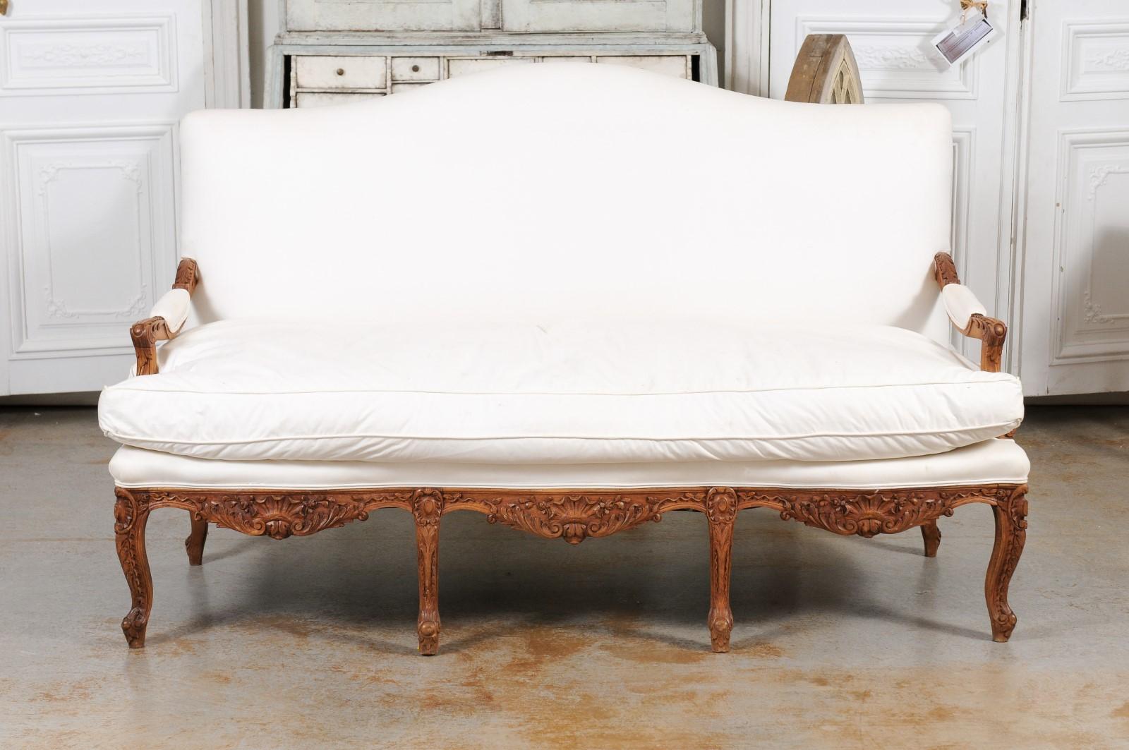 French 1850s Régence Style Three-Seat Canapé with Carved Shells and Upholstery 13