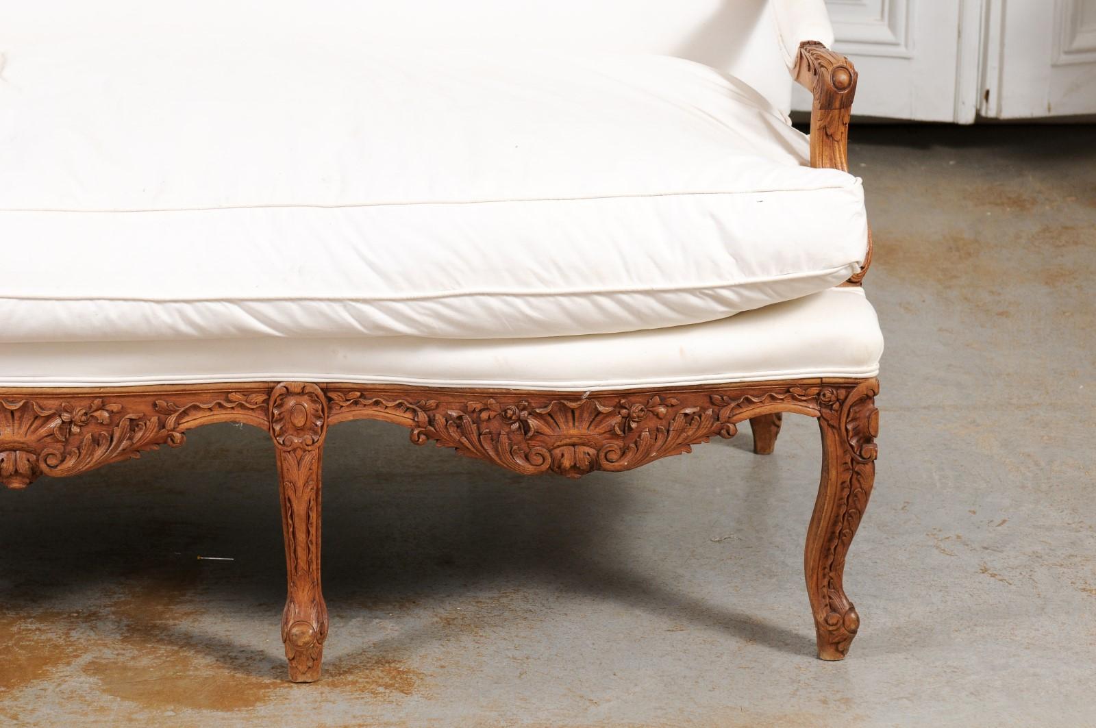 French 1850s Régence Style Three-Seat Canapé with Carved Shells and Upholstery 14