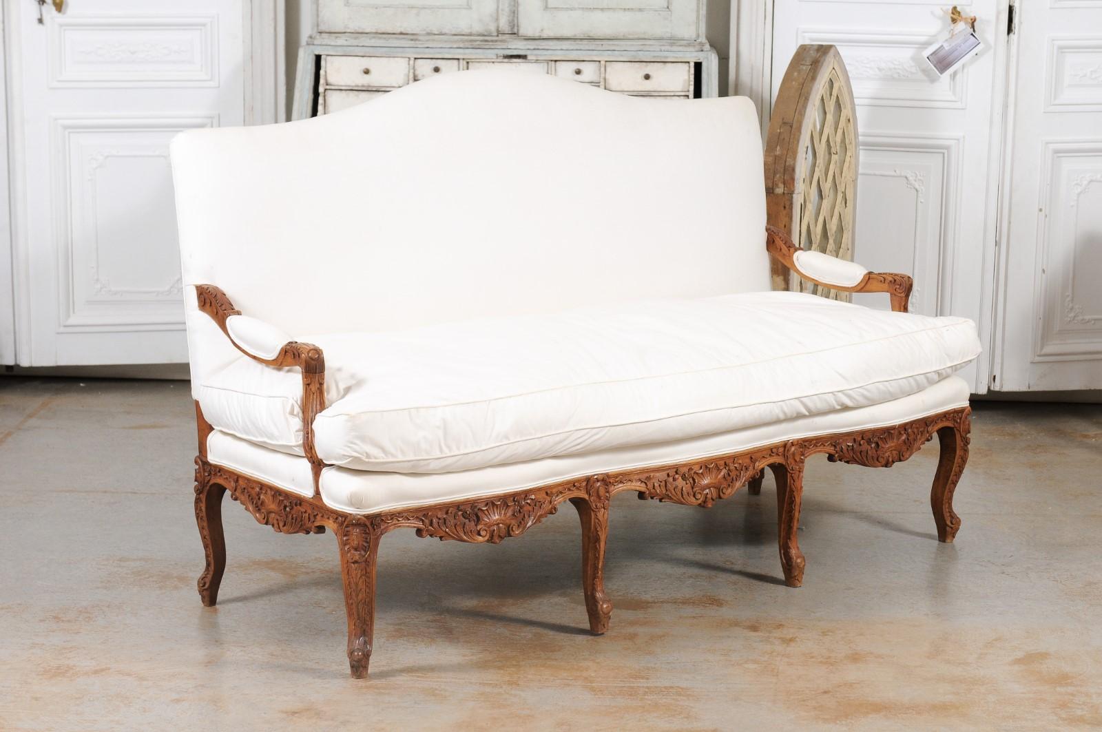 French 1850s Régence Style Three-Seat Canapé with Carved Shells and Upholstery 3