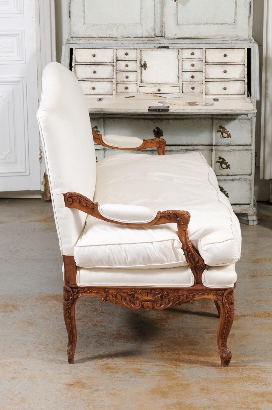 French 1850s Régence Style Three-Seat Canapé with Carved Shells and Upholstery 4
