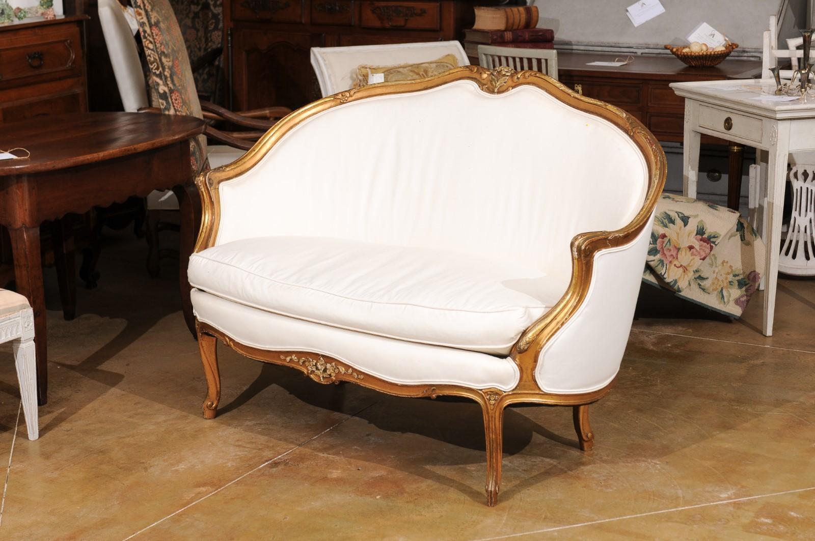 French, 1860s Louis XV Style Upholstered Giltwood Petite Sofa with Carved Crest 5
