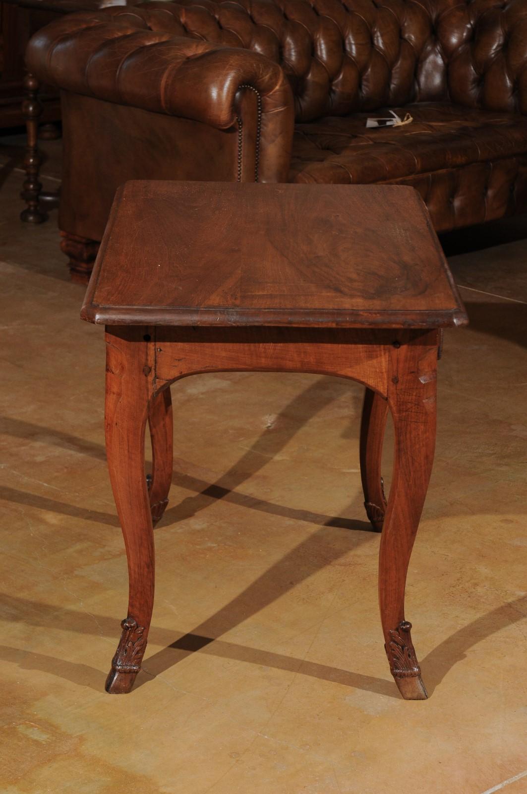 French 1860s Louis XV Style Walnut Side Table with Hoofed Feet and Single Drawer For Sale 4