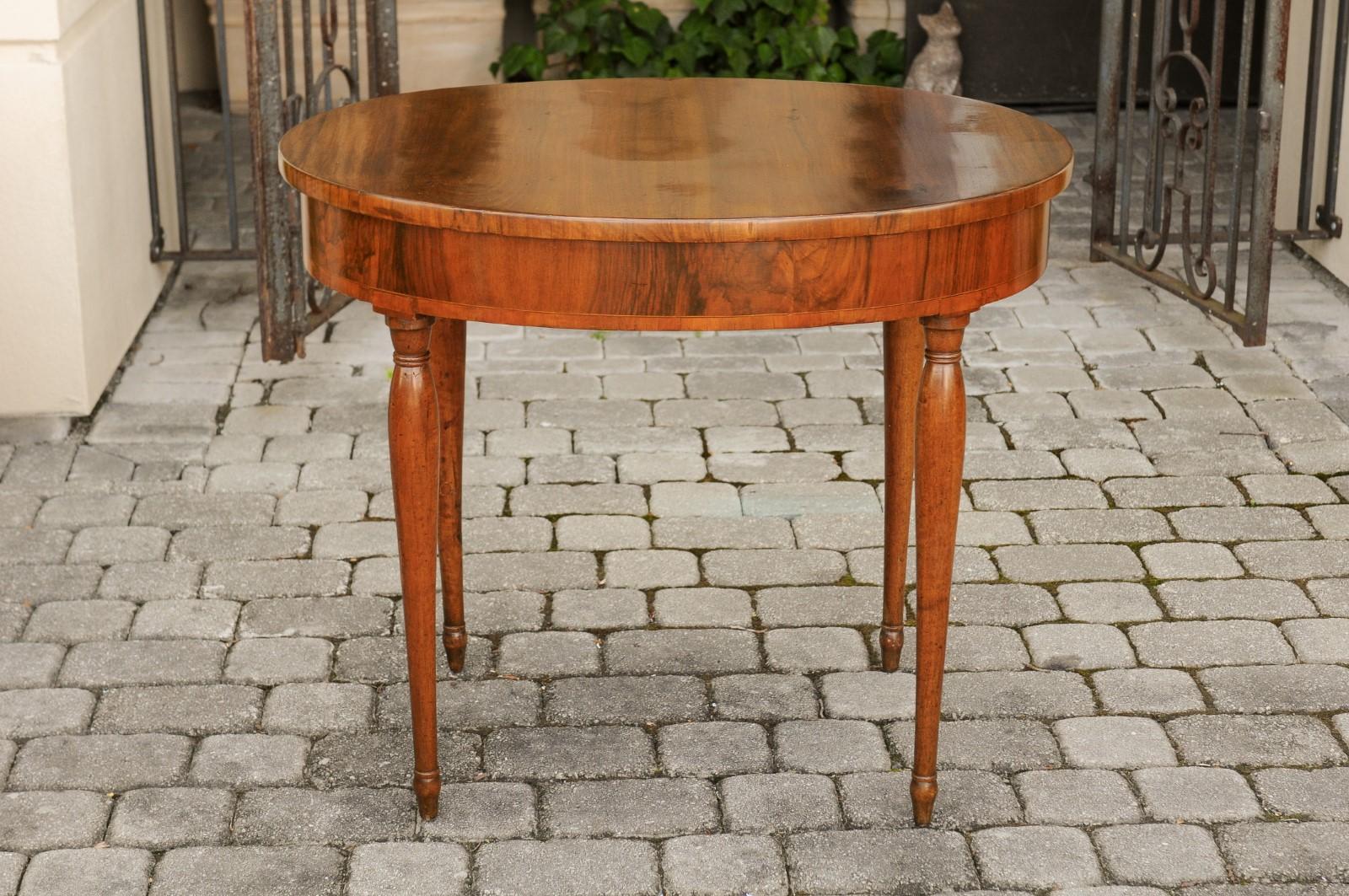 French 1860s Napoleon III Oval Table with Single Drawer and Cylindrical Legs 3