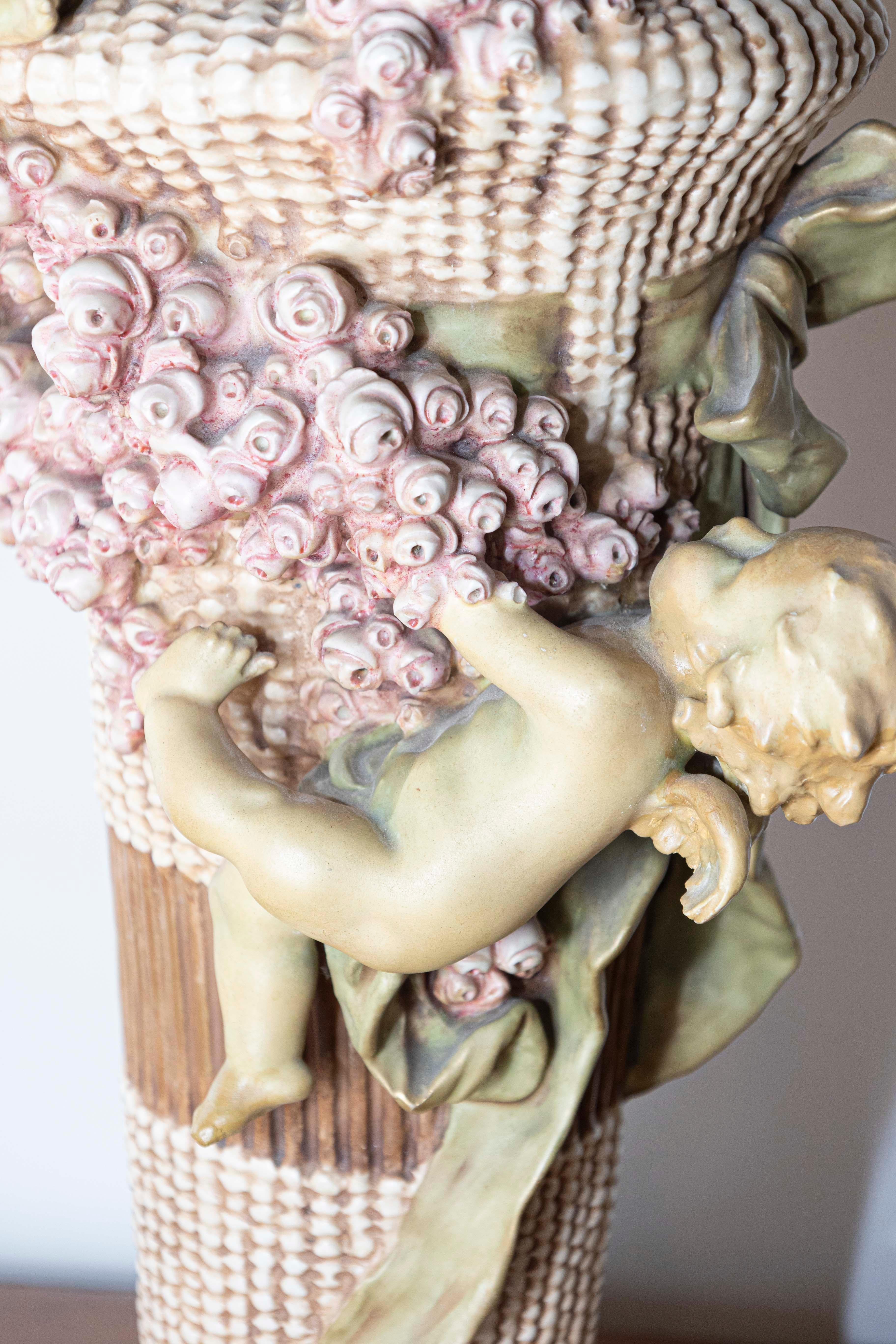 French 1860s Napoléon III Painted Terracotta Vase with Playful Cherubs and Roses For Sale 2