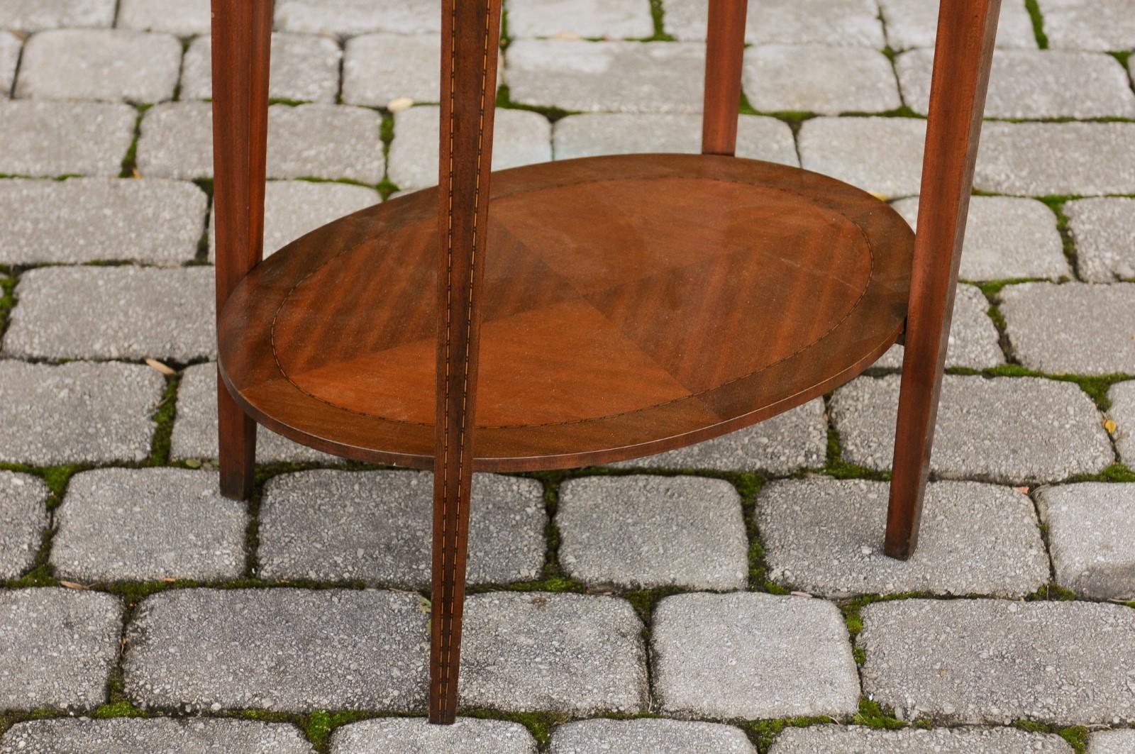 French Oval Walnut Side Table with Inlaid Radiating Motifs and Lower Shelf 1860s im Zustand „Gut“ in Atlanta, GA