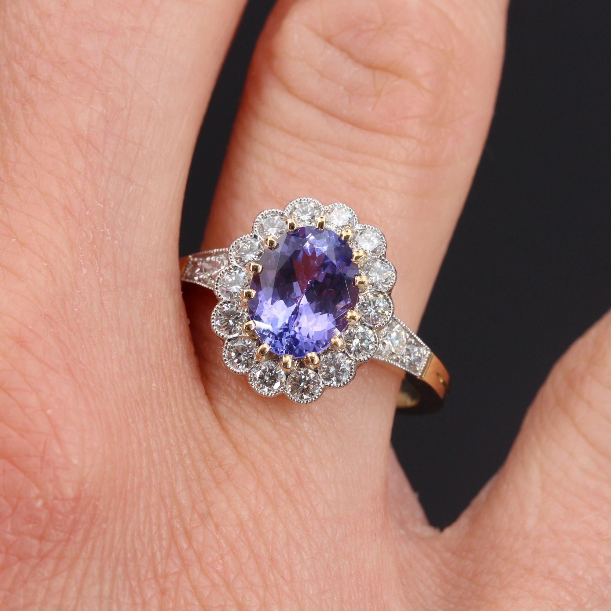 French 1, 87 Carat Tanzanite Diamonds 18 Karat Yellow Gold Platinum Daisy Ring In New Condition For Sale In Poitiers, FR