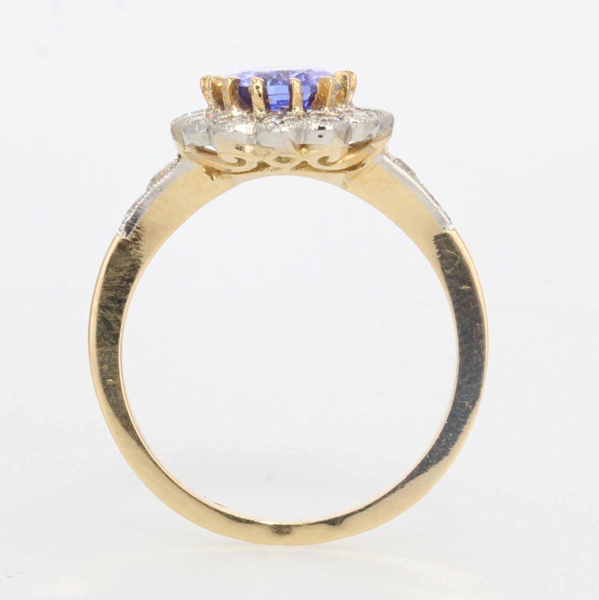 French 1, 87 Carat Tanzanite Diamonds 18 Karat Yellow Gold Platinum Daisy Ring For Sale 3