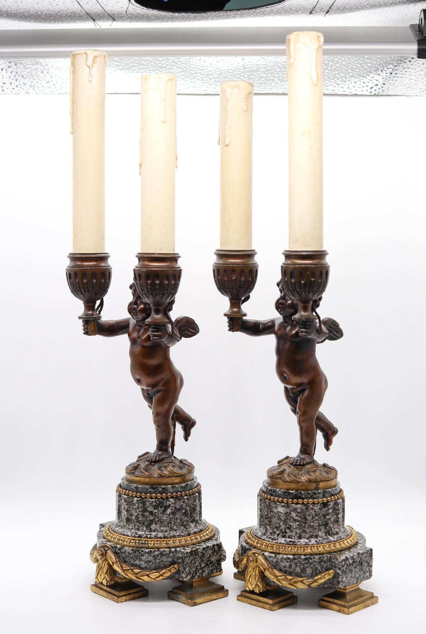 Französisch 1870 Paar Empire Kerzenständer Lampen Ormolu mit grau gepunkteten Granit im Angebot 1