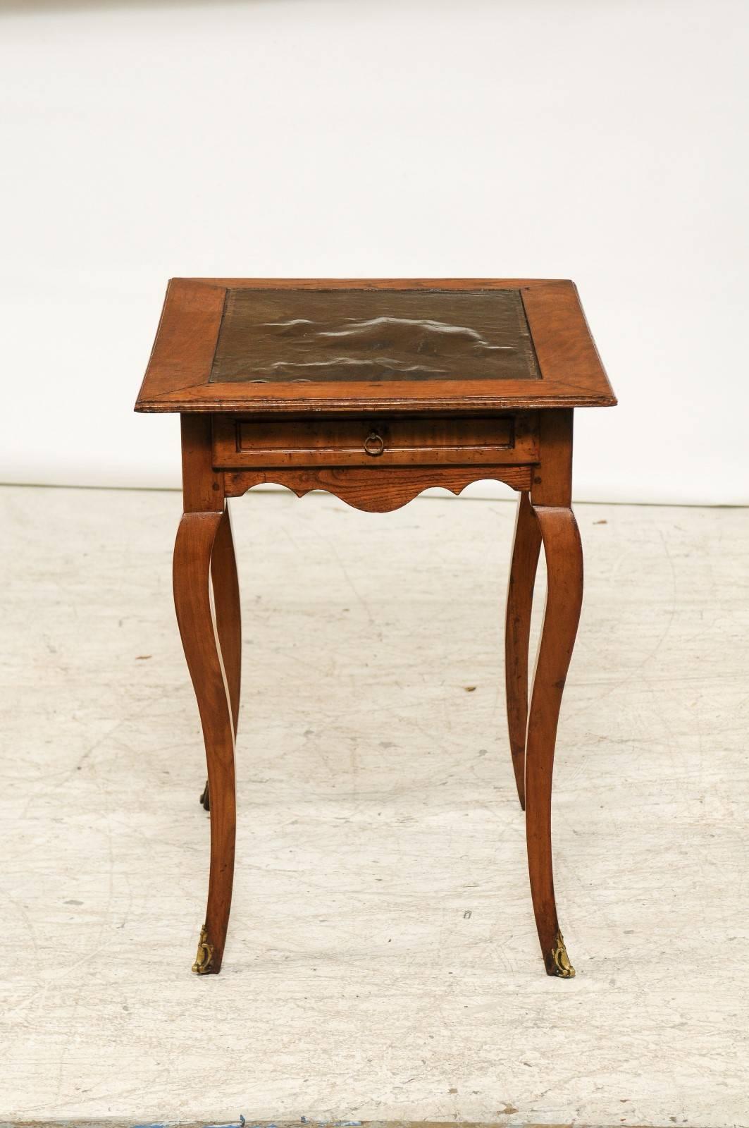 French 1870s Black Leather Top Louis XV Style Side Table with Cabriole Legs 3