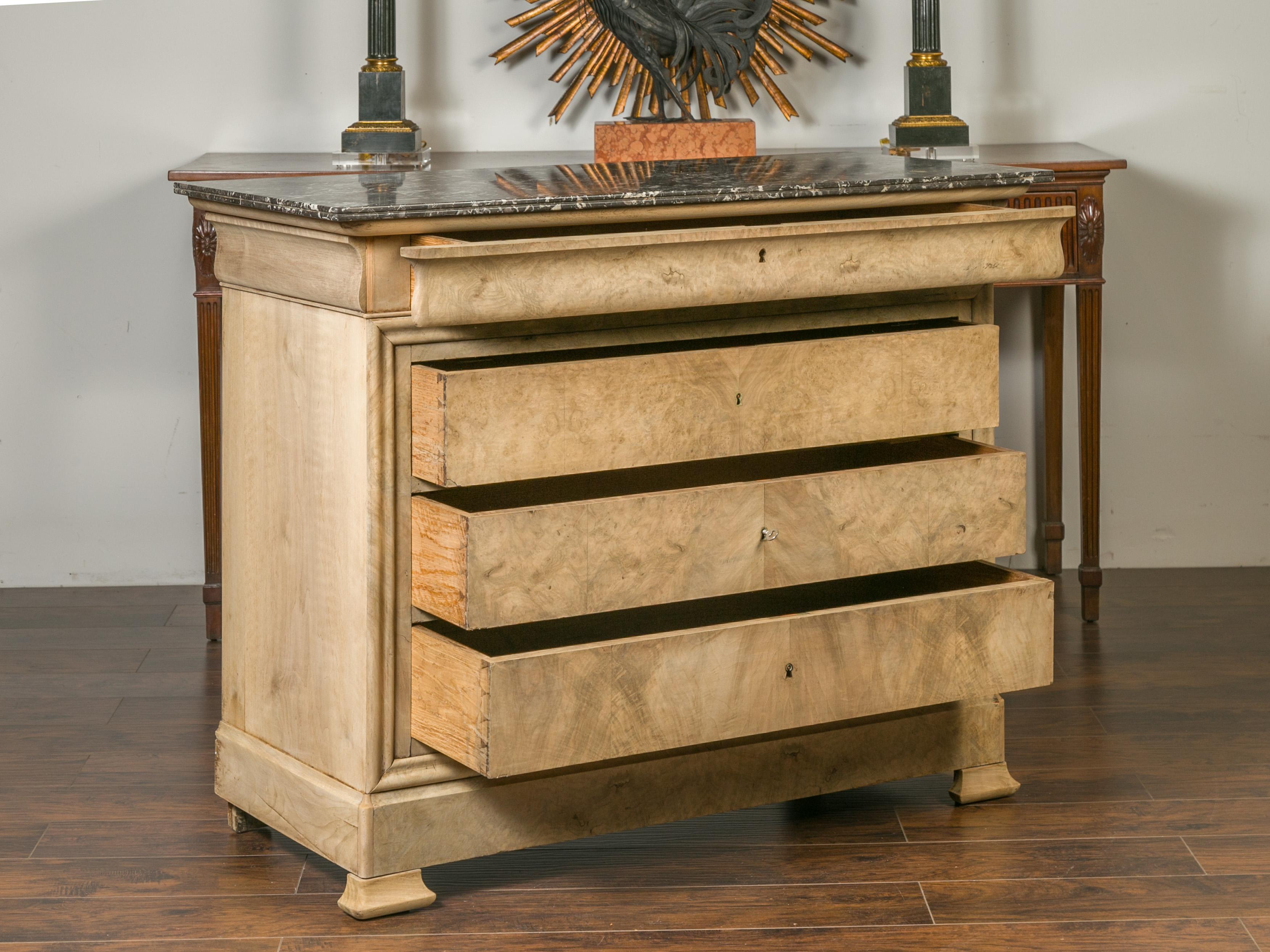 French 1870s Louis-Philippe Style Bleached Burl and Grey Marble-Top Commode In Good Condition In Atlanta, GA
