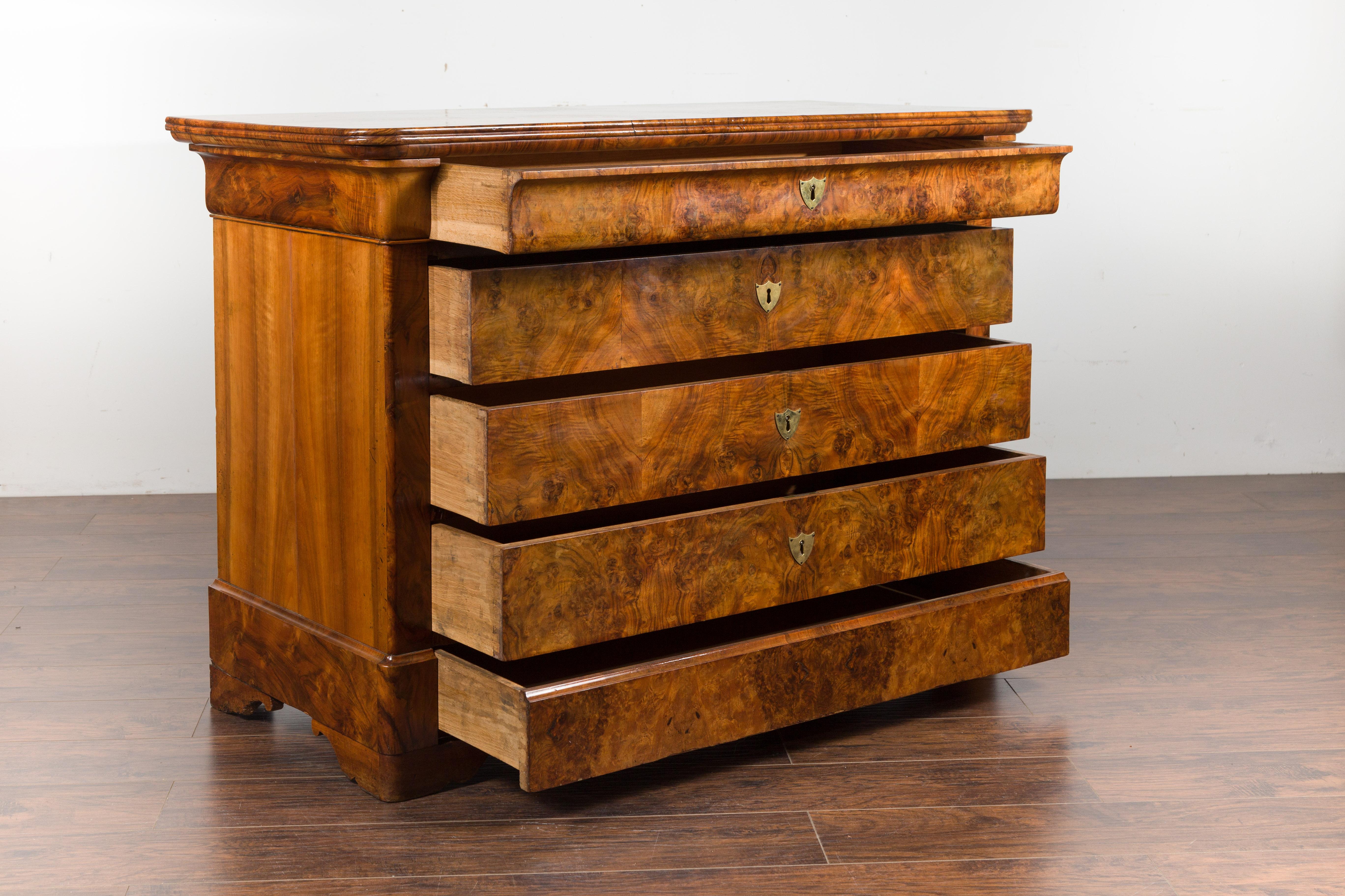 French 1870s Louis-Philippe Walnut Five-Drawer Commode with Butterfly Veneer 5