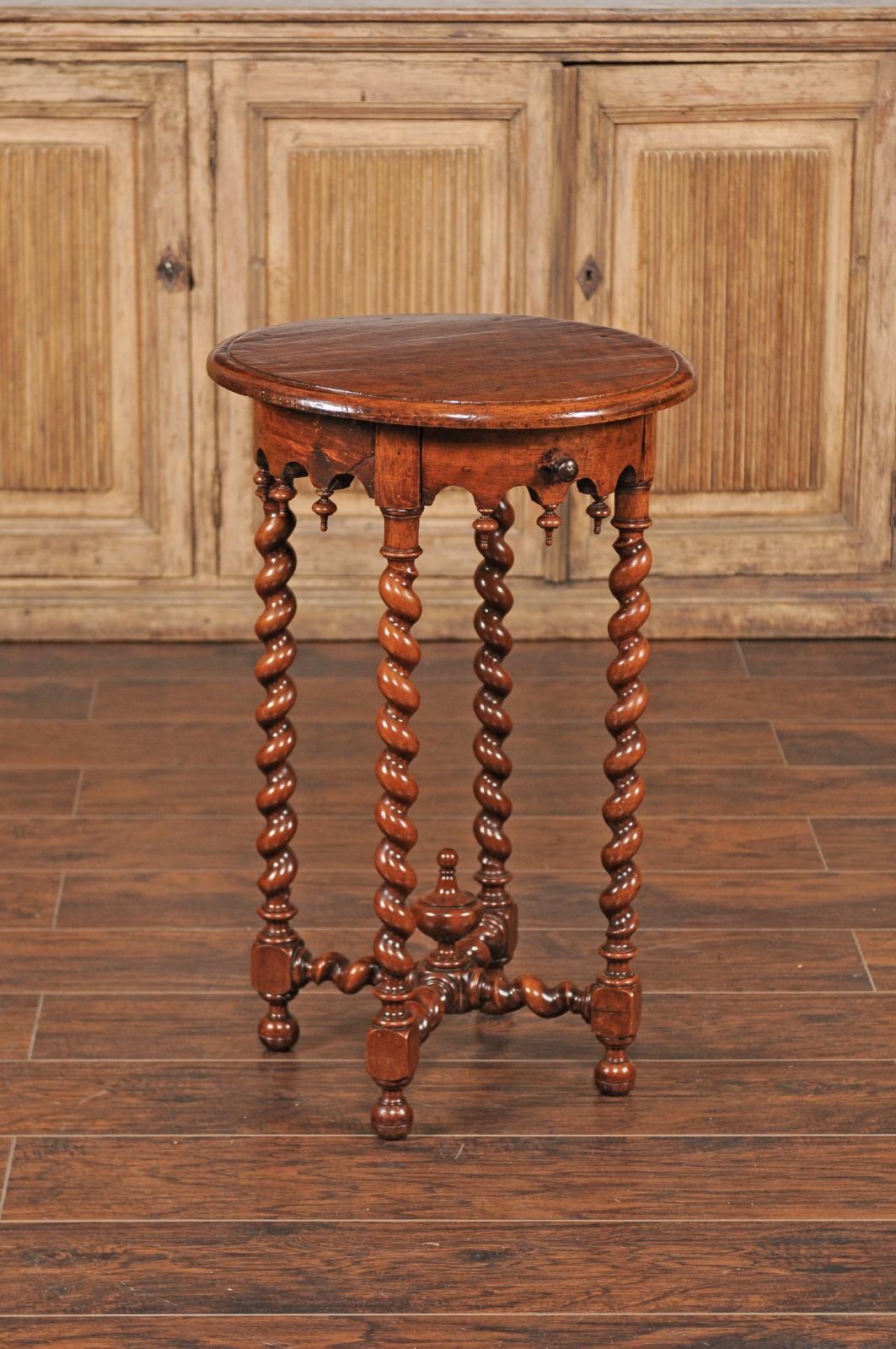 French 1870s Louis XIII Style Walnut Guéridon Side Table with Barley Twist Legs 8