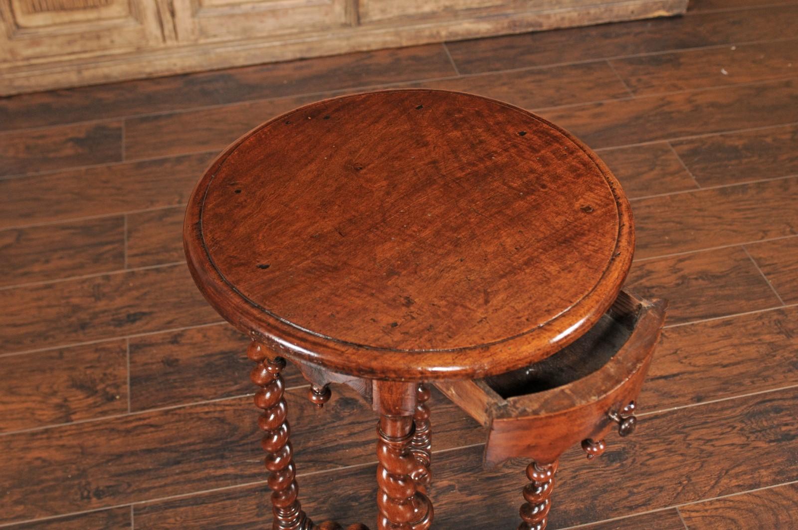 French 1870s Louis XIII Style Walnut Guéridon Side Table with Barley Twist Legs 1