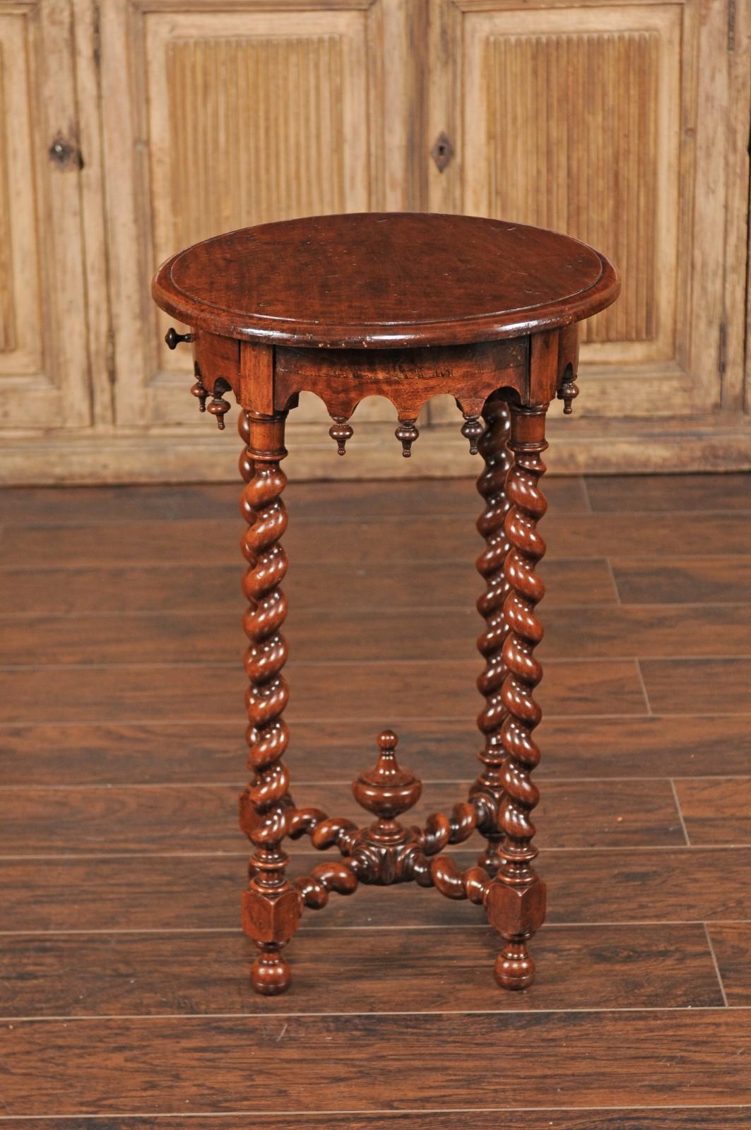 French 1870s Louis XIII Style Walnut Guéridon Side Table with Barley Twist Legs 4