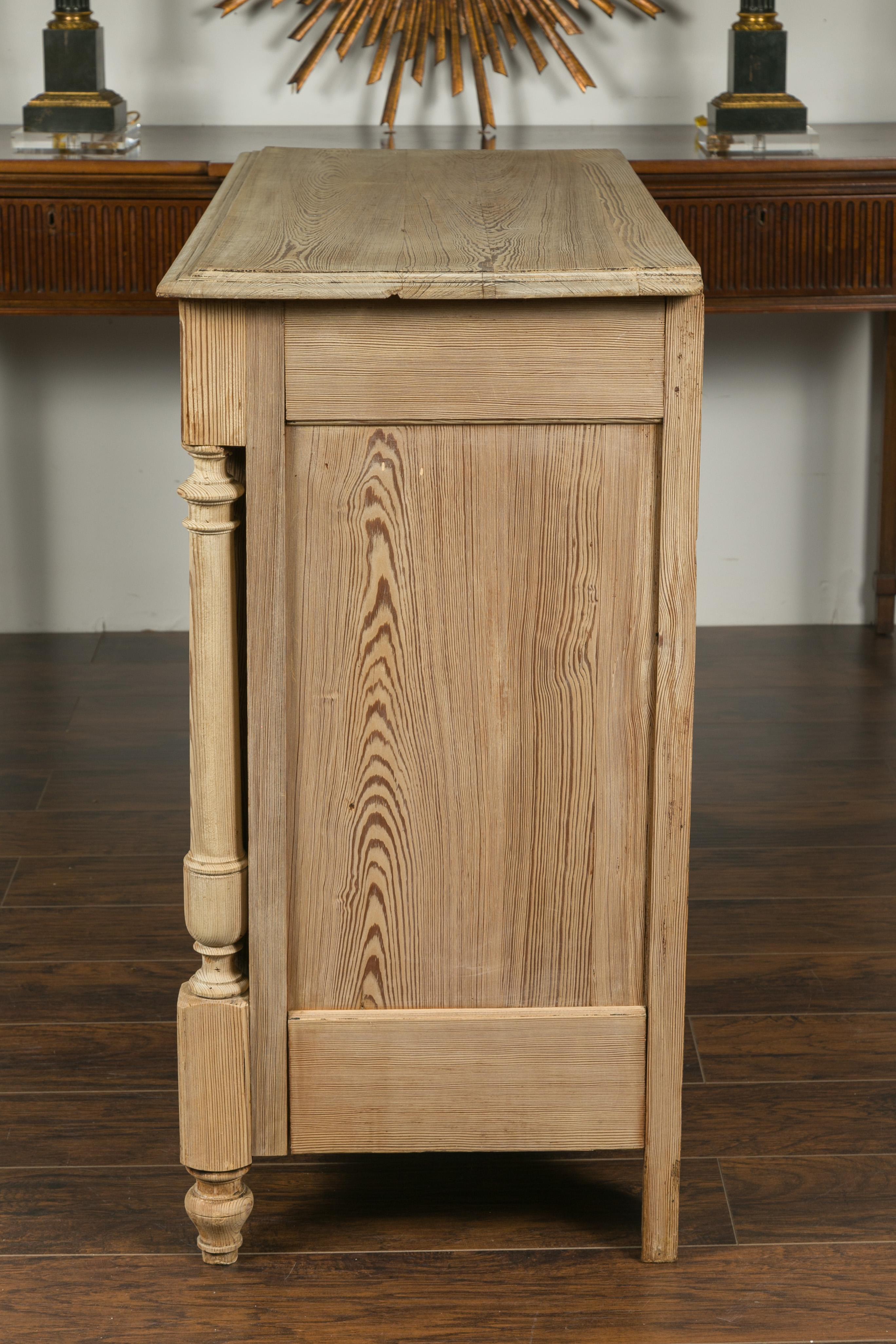 French 1870s Napoleon III Bleached Oak Four-Drawer Commode with Side Columns 13