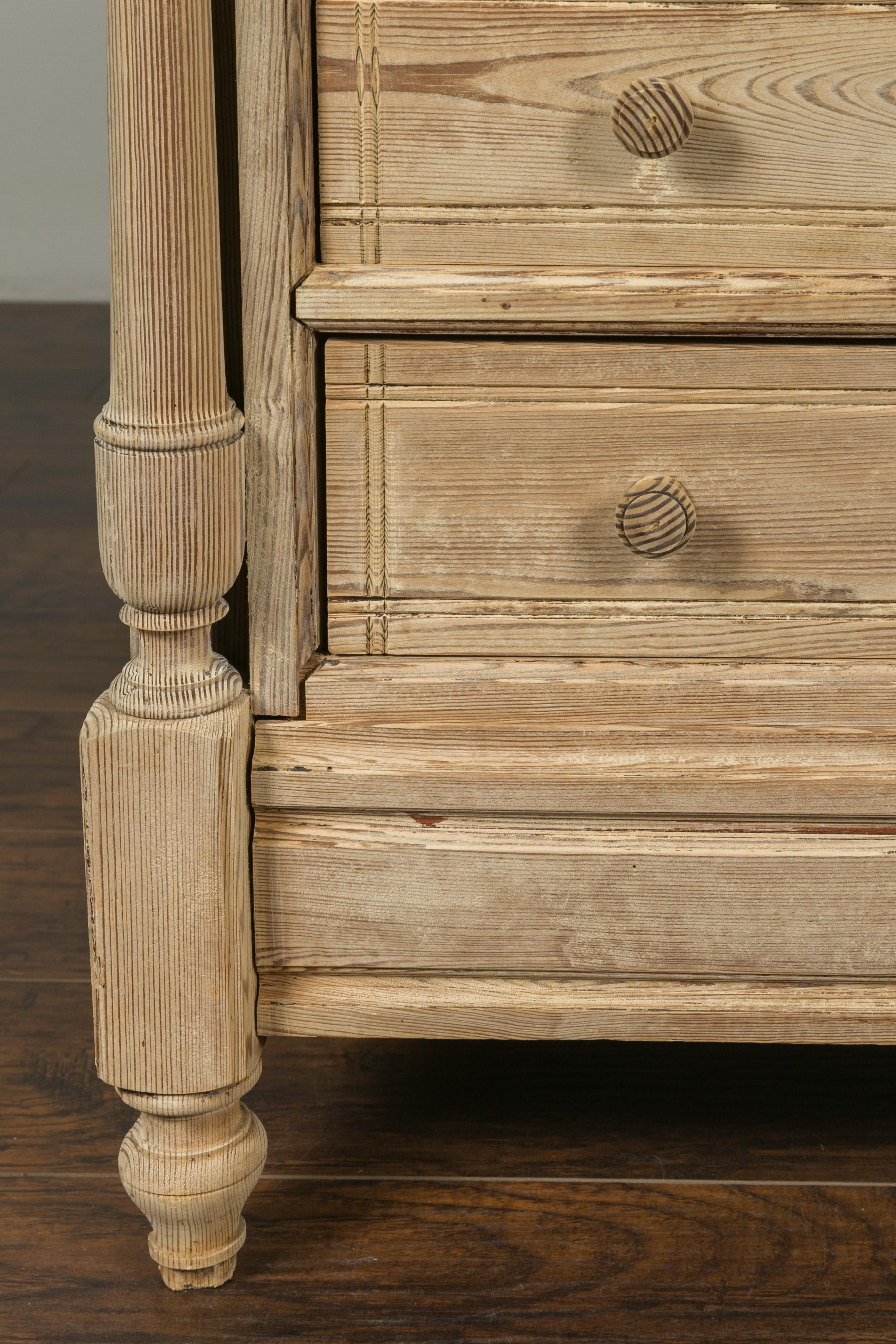 French 1870s Napoleon III Bleached Oak Four-Drawer Commode with Side Columns 3