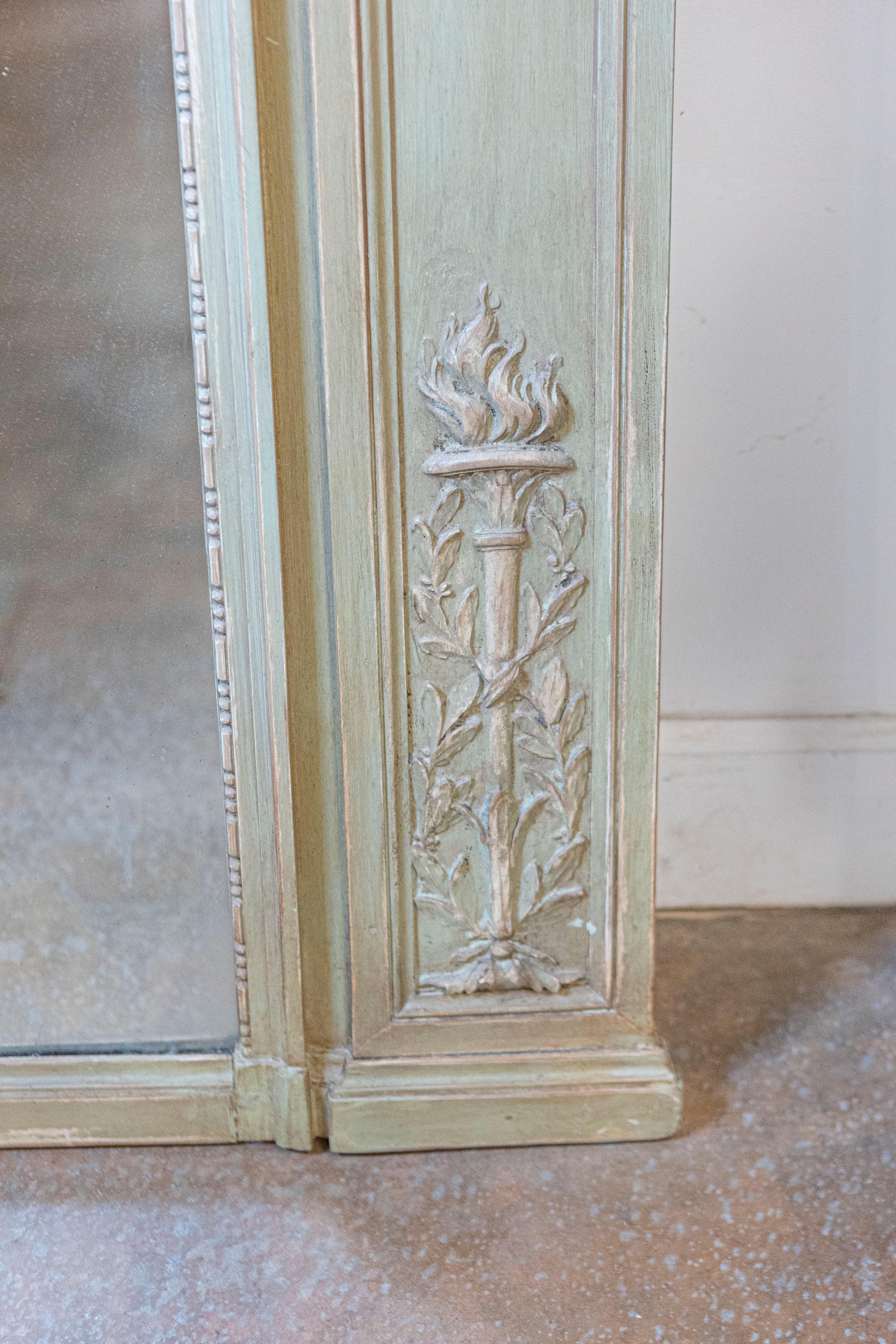 French 1870s Napoléon III Period Painted Trumeau Mirror with Floral Oil Painting In Good Condition For Sale In Atlanta, GA