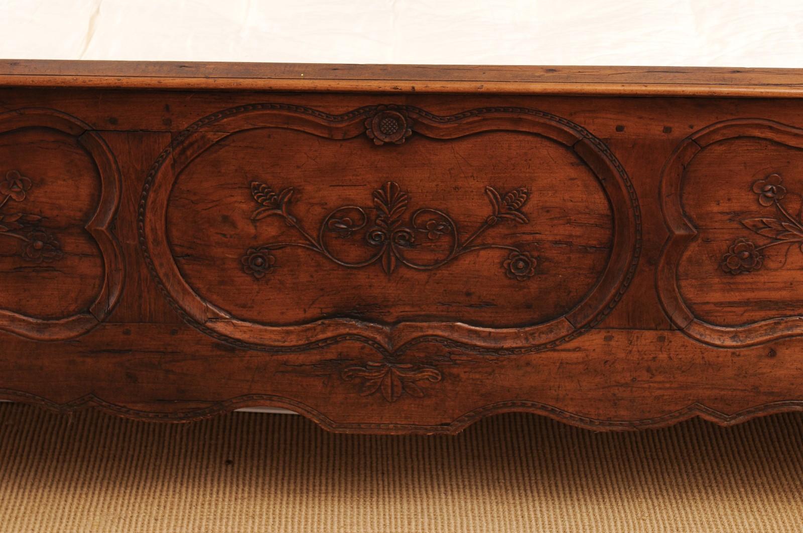 French 1870s Napoléon III Period Walnut Bed with Low-Relief Carved Floral Décor 12