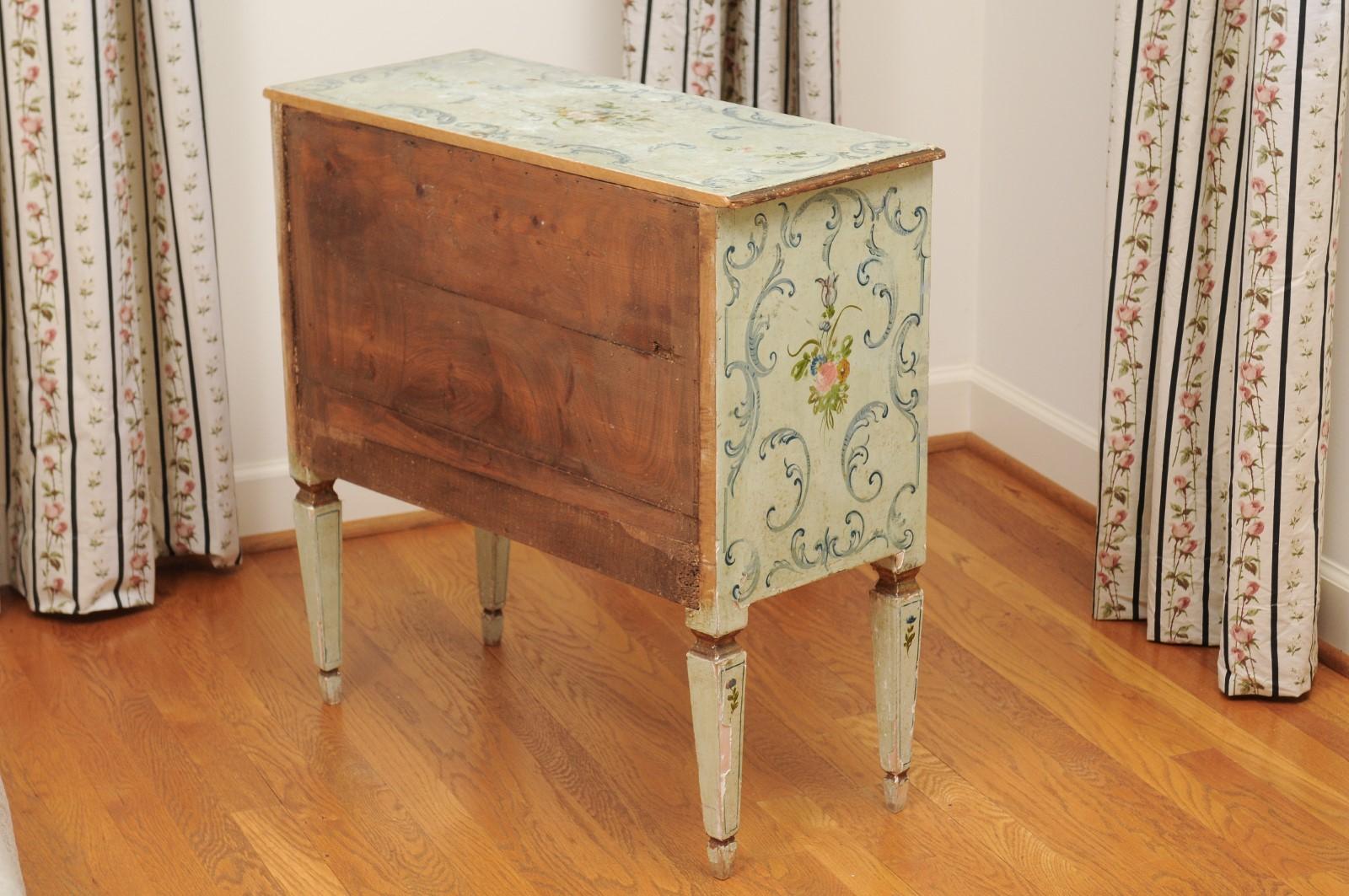 French 1870s Napoléon III Three-Drawer Chest with Painted Floral Decor 5