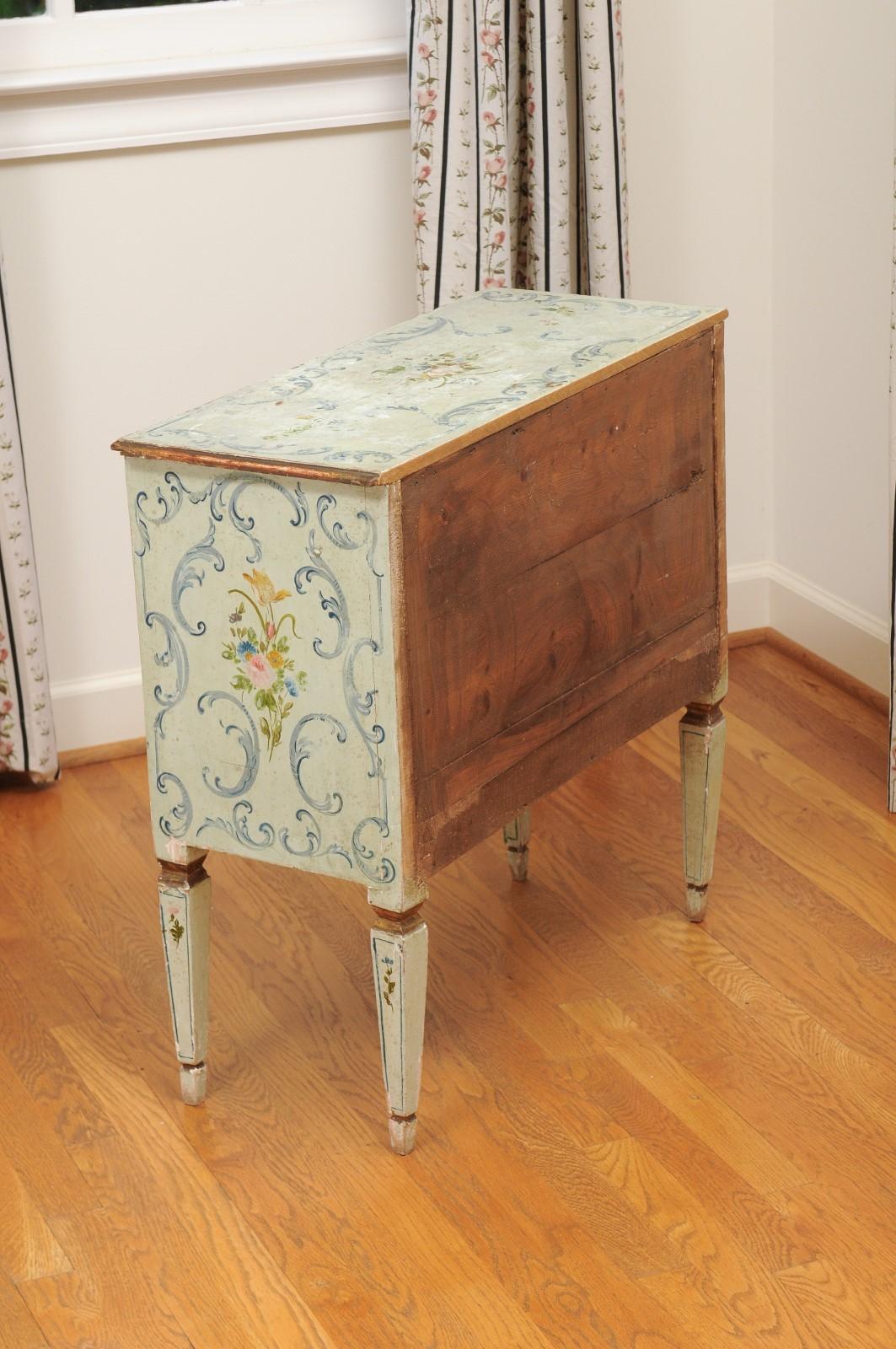 French 1870s Napoléon III Three-Drawer Chest with Painted Floral Decor 7