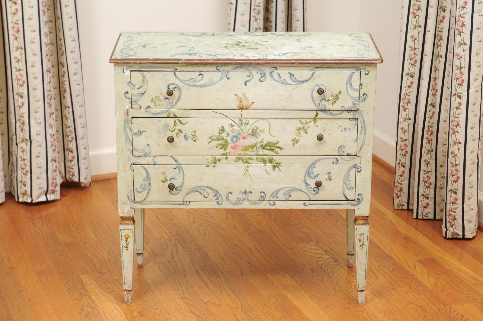 French 1870s Napoléon III Three-Drawer Chest with Painted Floral Decor 11
