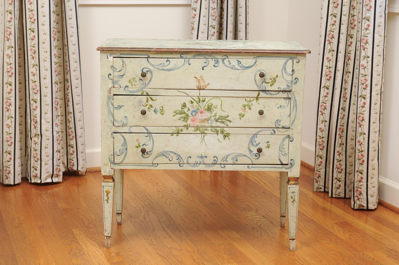 French 1870s Napoléon III Three-Drawer Chest with Painted Floral Decor 12