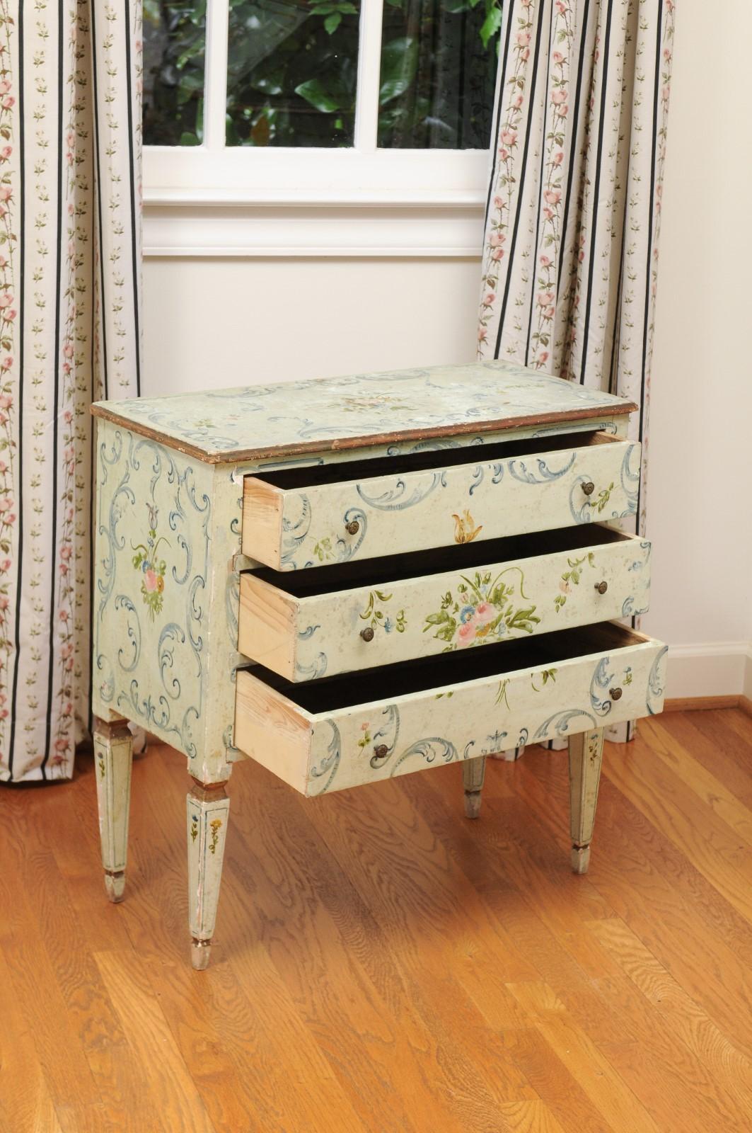 French 1870s Napoléon III Three-Drawer Chest with Painted Floral Decor 1