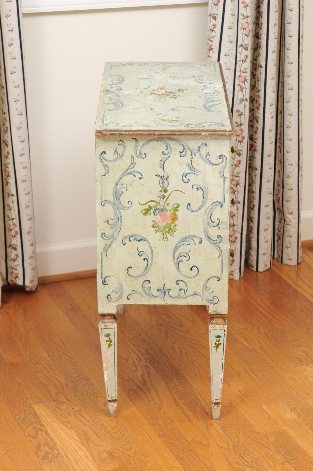 French 1870s Napoléon III Three-Drawer Chest with Painted Floral Decor 3