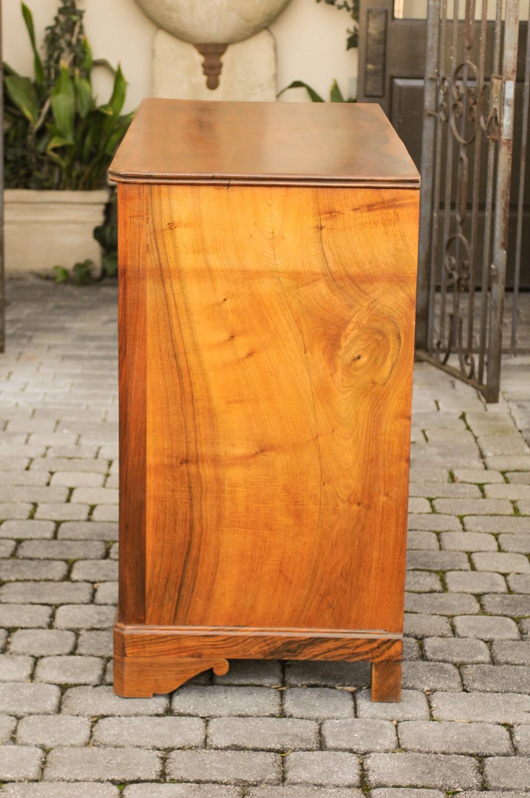 French 1870s Napoleon III Walnut Four-Drawer Commode with Bookmarked Veneer 9