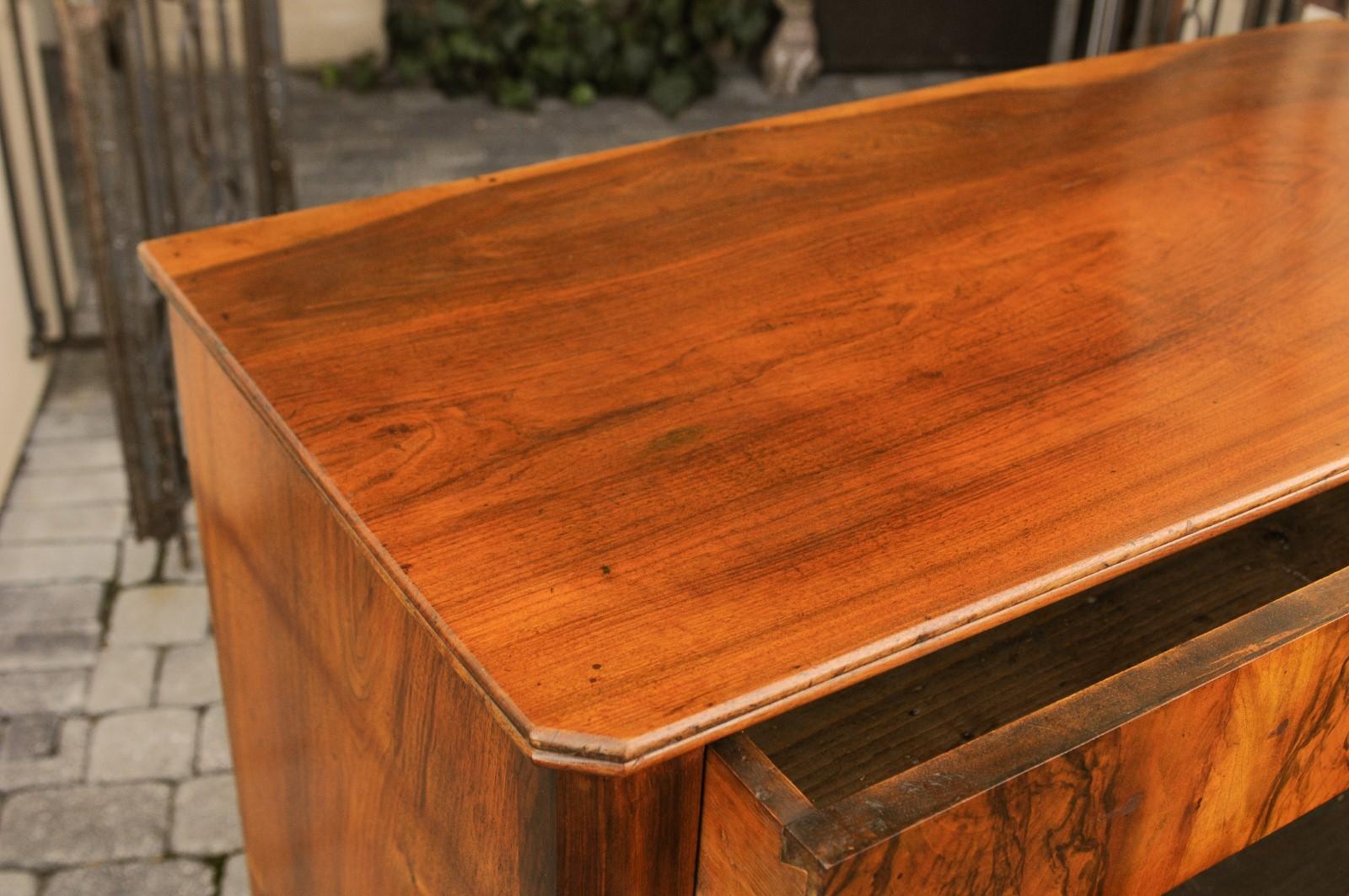 French 1870s Napoleon III Walnut Four-Drawer Commode with Bookmarked Veneer 5