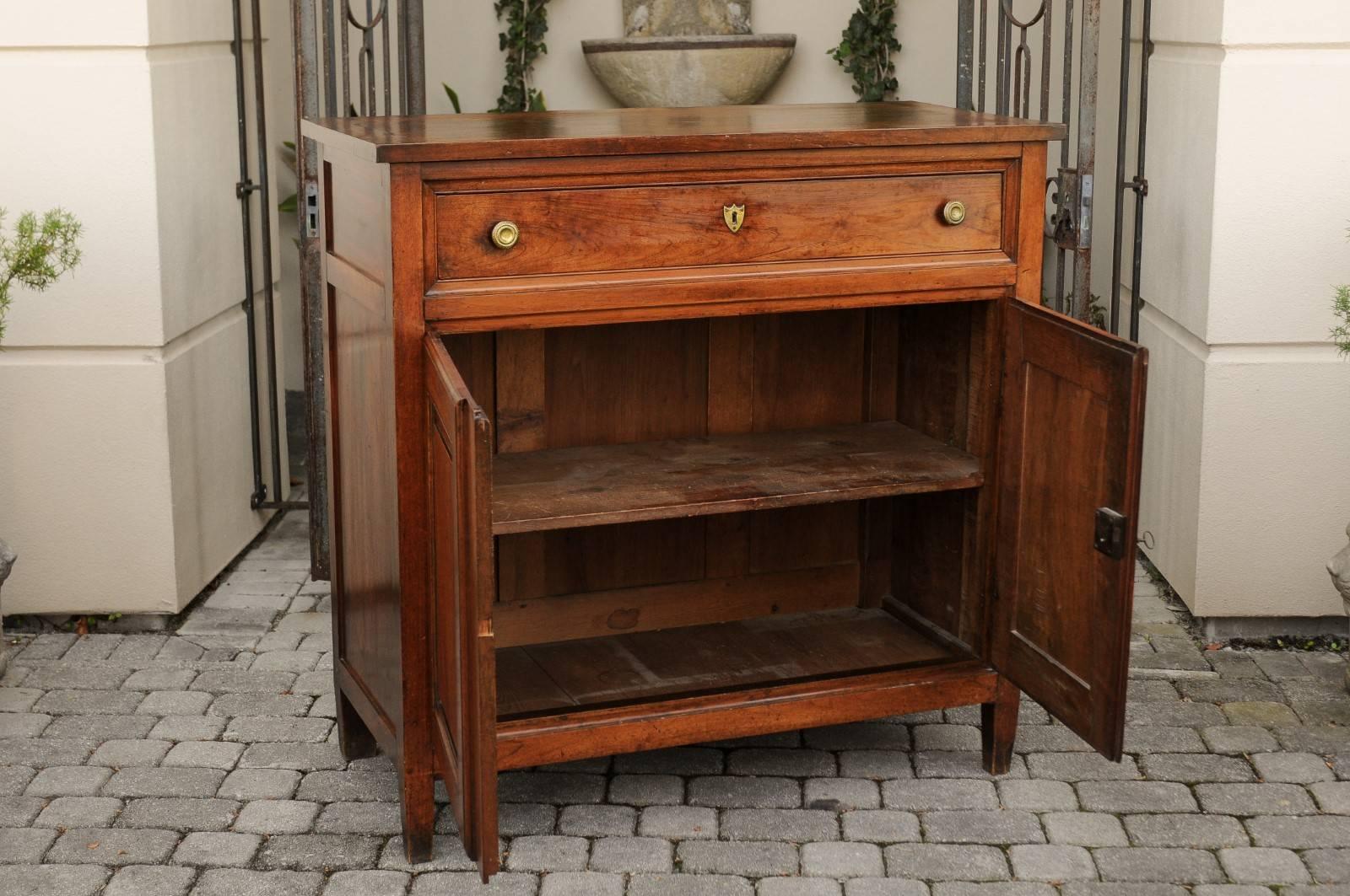 French 1870s Tall Walnut Buffet with Single Partitioned Drawer and Two Doors 1