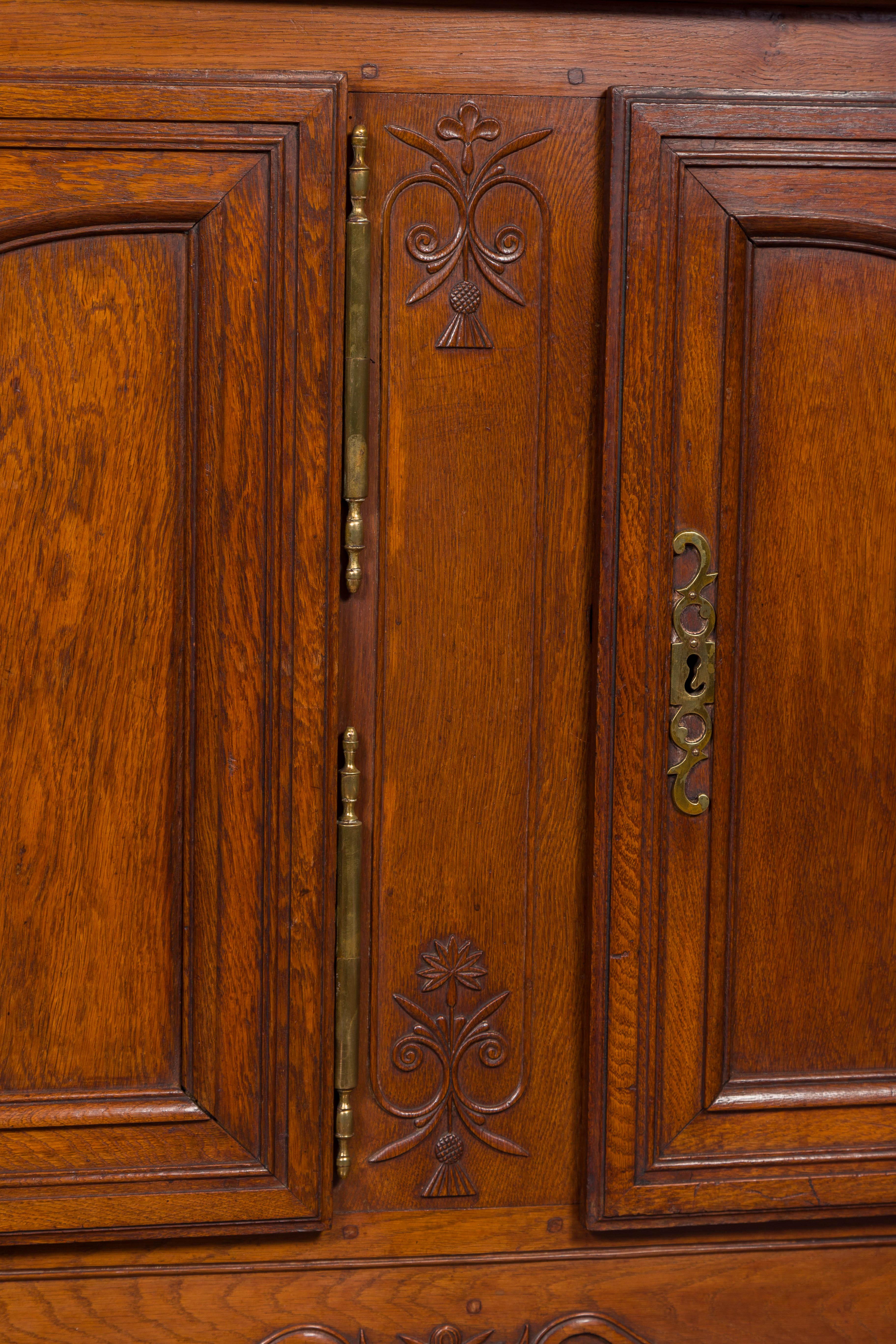 French 1870s Three-Door Oak Enfilade with Scrolled Motifs and Carved Foliage 4