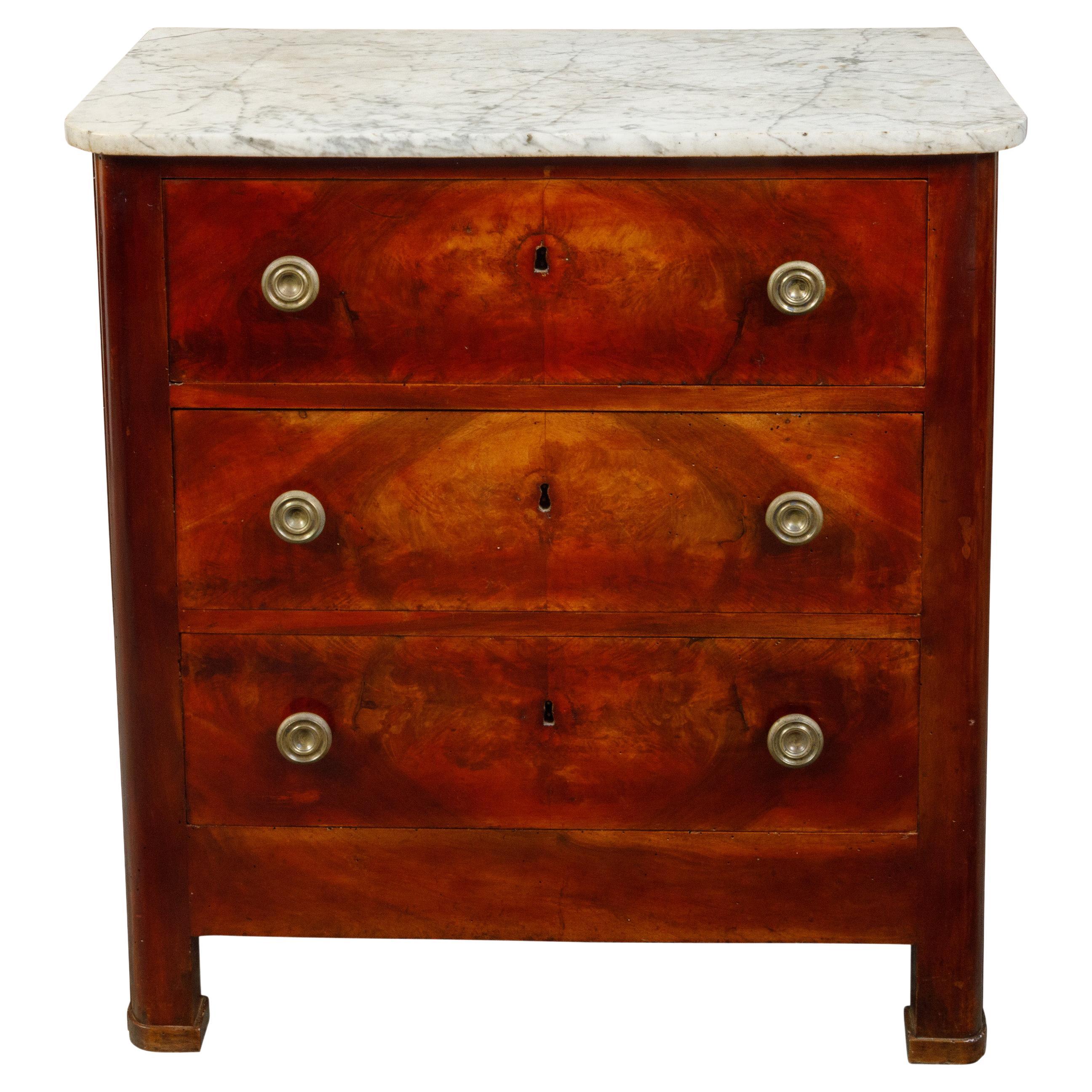 French 1870s Walnut Three-Drawer Commode with Marble Top and Butterfly Veneer For Sale