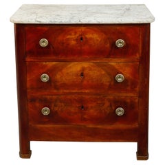 Antique French 1870s Walnut Three-Drawer Commode with Marble Top and Butterfly Veneer