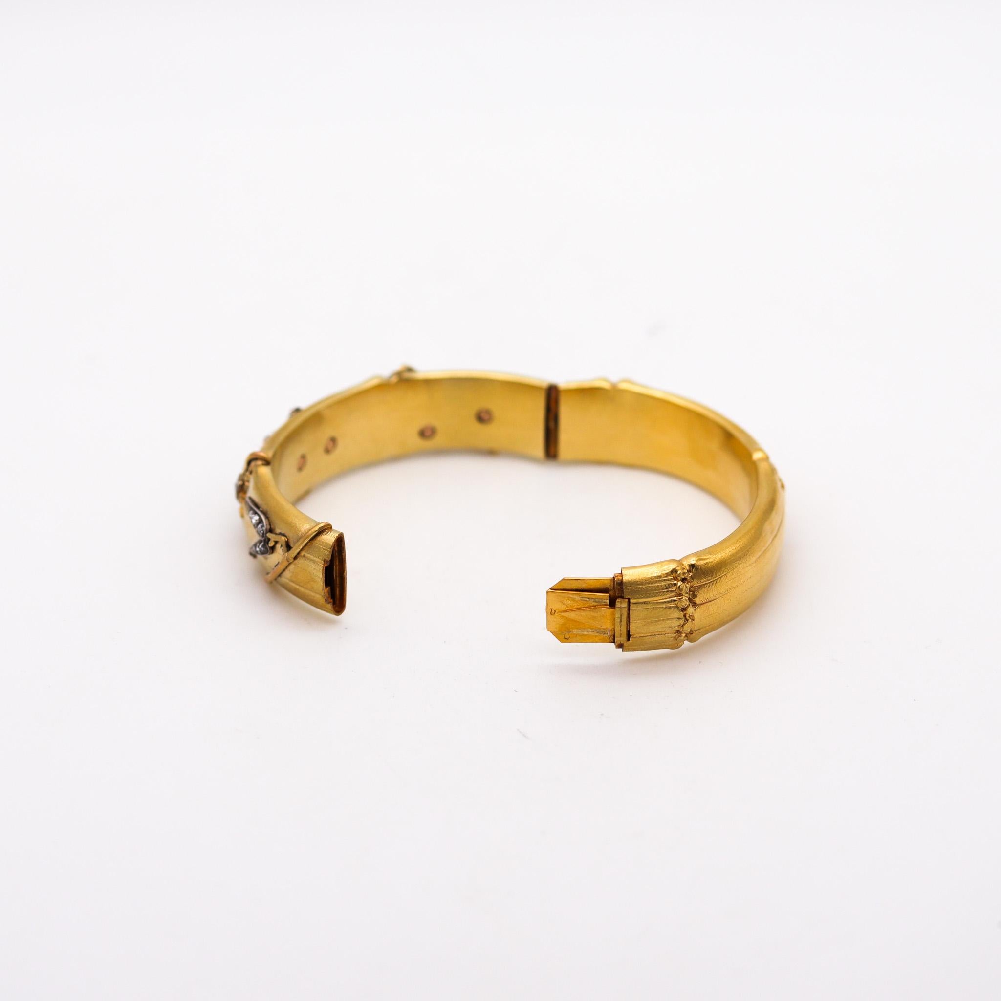 Bracelet français de 1880 en or jaune 18 carats à motif de bambou avec diamants taille rose Excellent état - En vente à Miami, FL