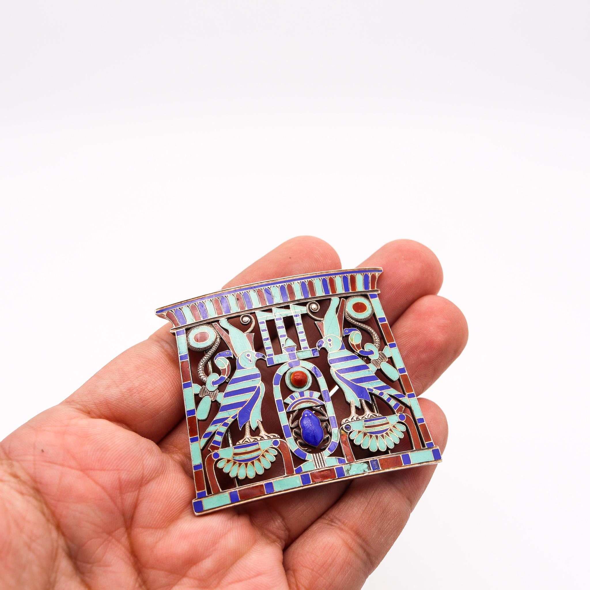 Neoegizio Pettorale francese del 1880 di epoca egizia in argento con cloisonne e lapis. in vendita