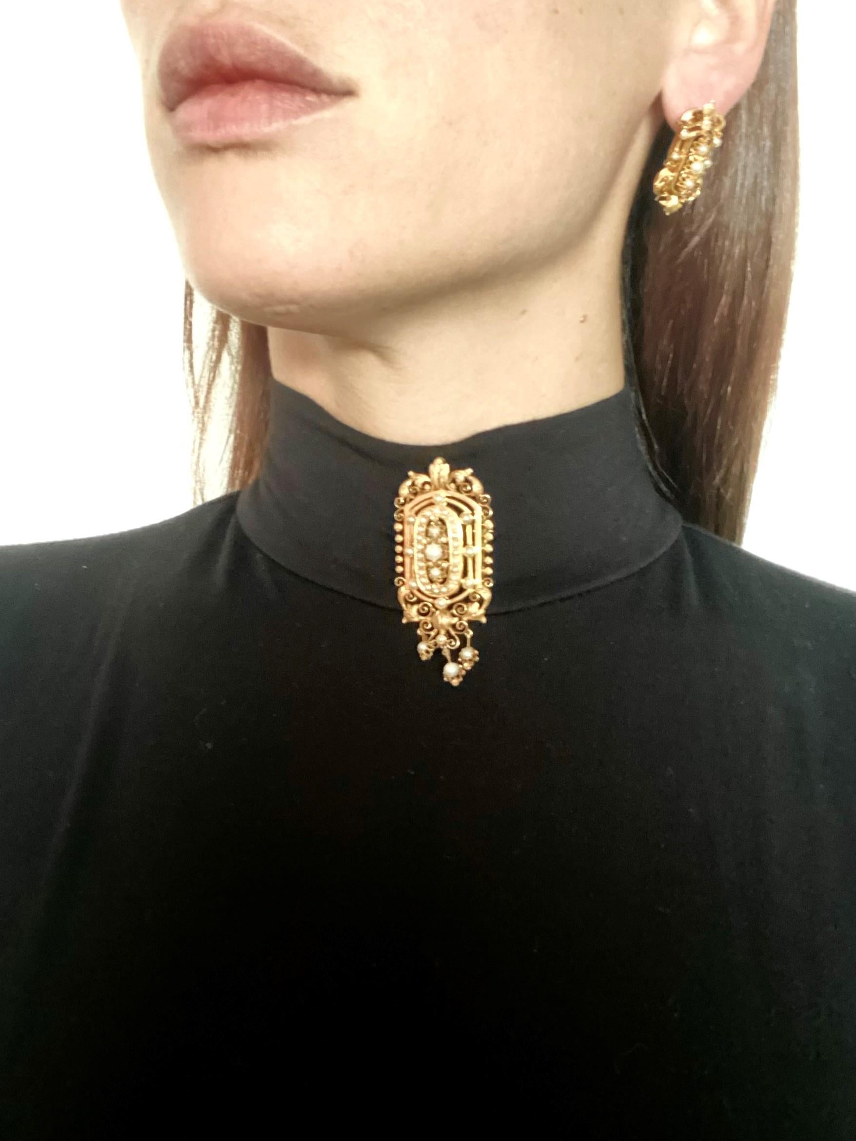 Néo-étrusque Suite de boucles d'oreilles pendantes en or 19 carats avec perles naturelles de style néo-étrusque, France, 1880 en vente