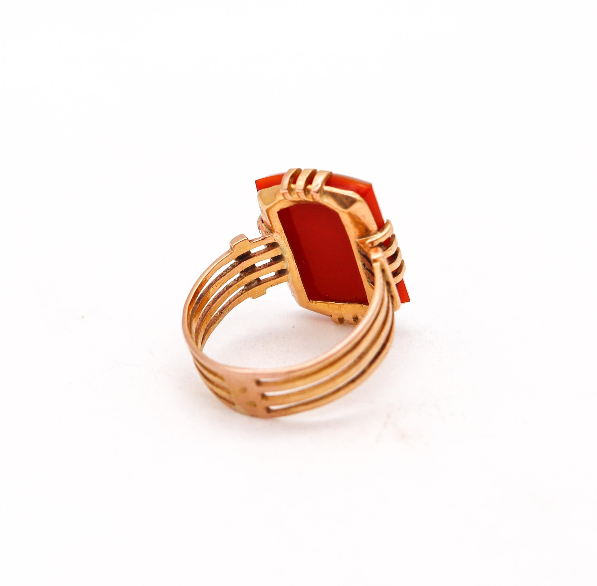 French 1880 Victorian Geometric Signet Ring in 18 Karat Gold with Sardonyx In Excellent Condition In Miami, FL