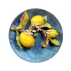 French 1880s Barbotine Provençale Plate with Lemons and Leafy Decor