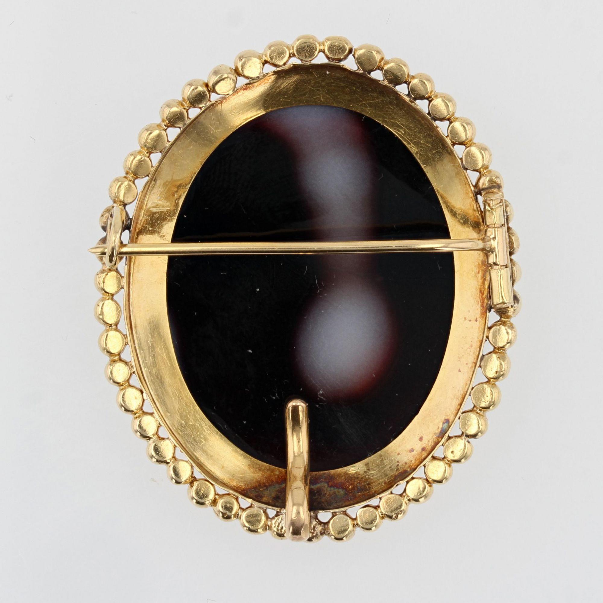 Napoleon III French 1880s Bi-Layer Agate Cameo 18 Karat Yellow Gold Brooch